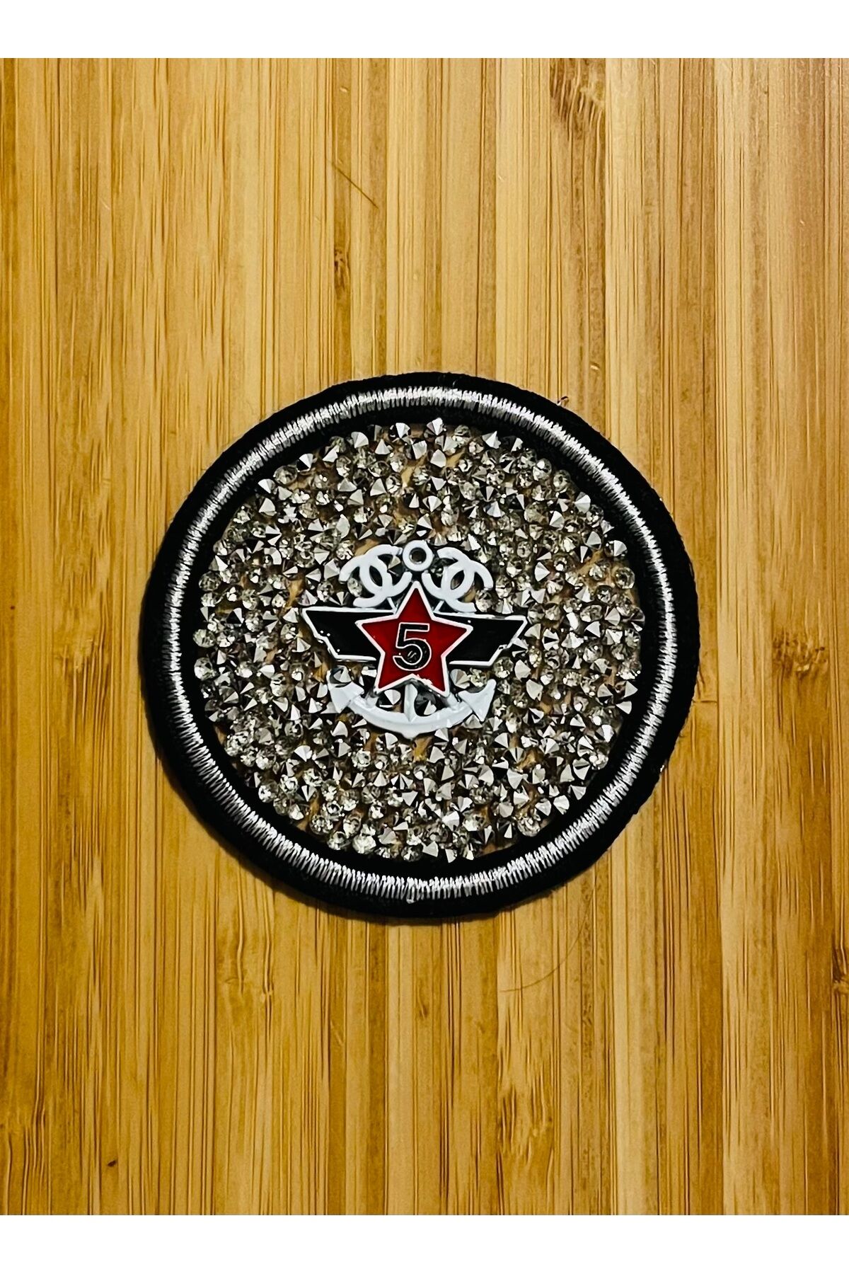 7 x 7 cm Taşlı, Ütü ve Dikiş ile Montaj Edilen Apolet ve Arma. (Yama değildir)