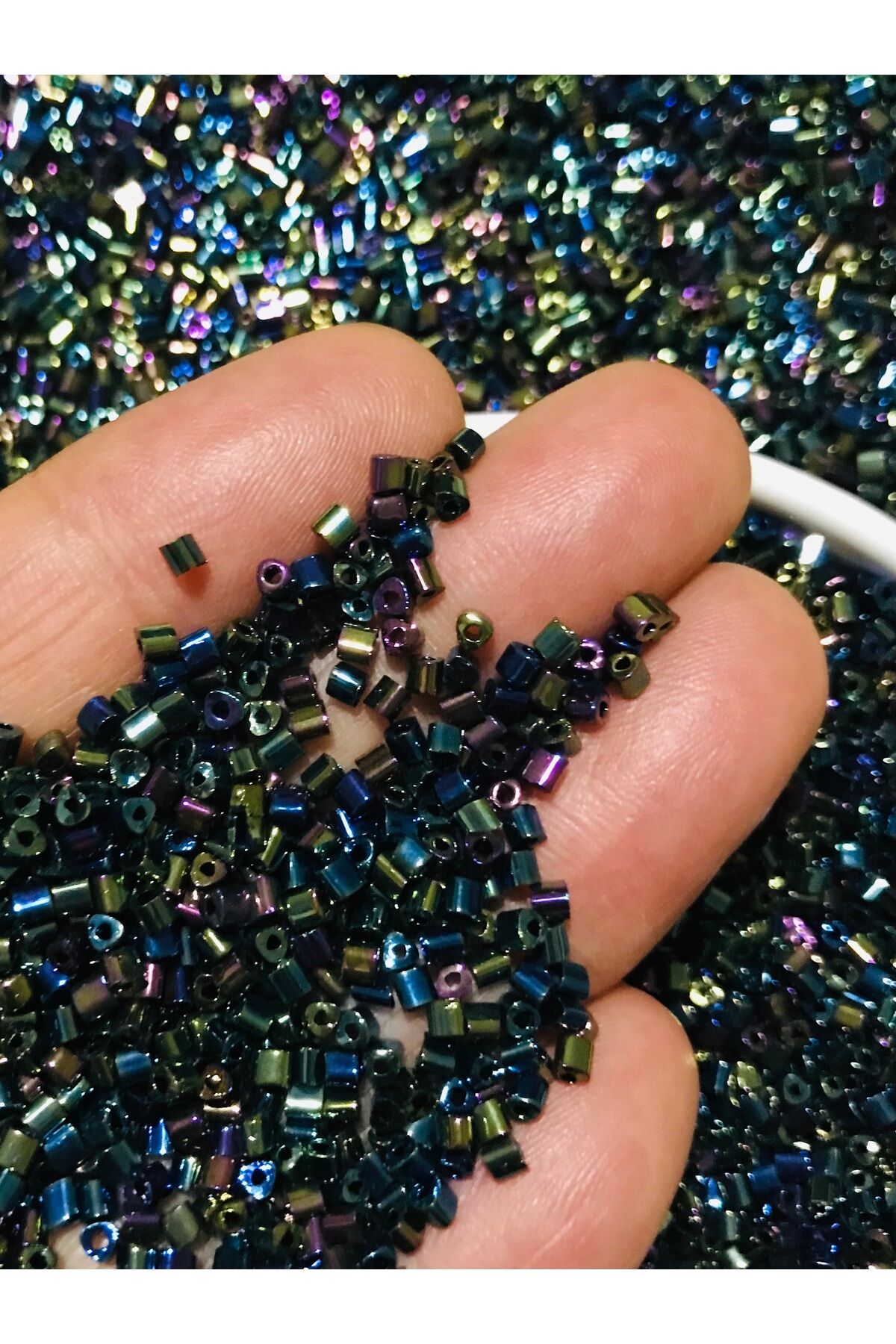Üçgen Kristal Çek Boncuğu. Yazma, Havlu, Abiye Ve Çeyizlik Işleme. 2,5mm. Janjan Lacivert Renk. 40gr.