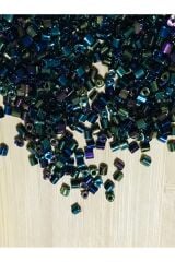 Üçgen Kristal Çek Boncuğu. Yazma, Havlu, Abiye Ve Çeyizlik Işleme. 2,5mm. Janjan Lacivert Renk. 40gr.