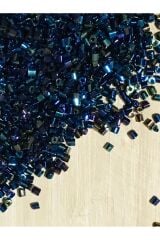 Üçgen Kristal Çek Boncuğu. Yazma, Havlu, Abiye Ve Çeyizlik Işleme. 2,5mm. Lacivert Janjan Renk. 40gr.