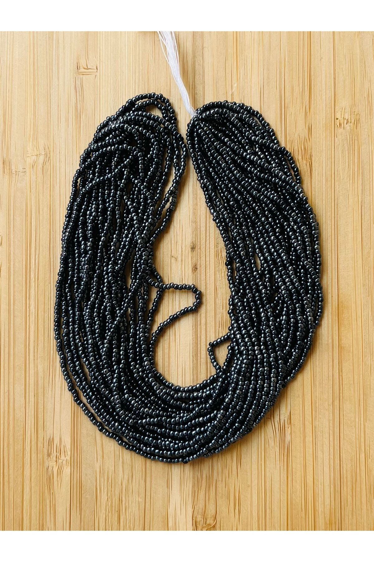 8 Dizi No;92 Metalik Kaplama Renk: Antrasit. Kum Boncuk, Çekoslovakya Hapisane boncuğu.