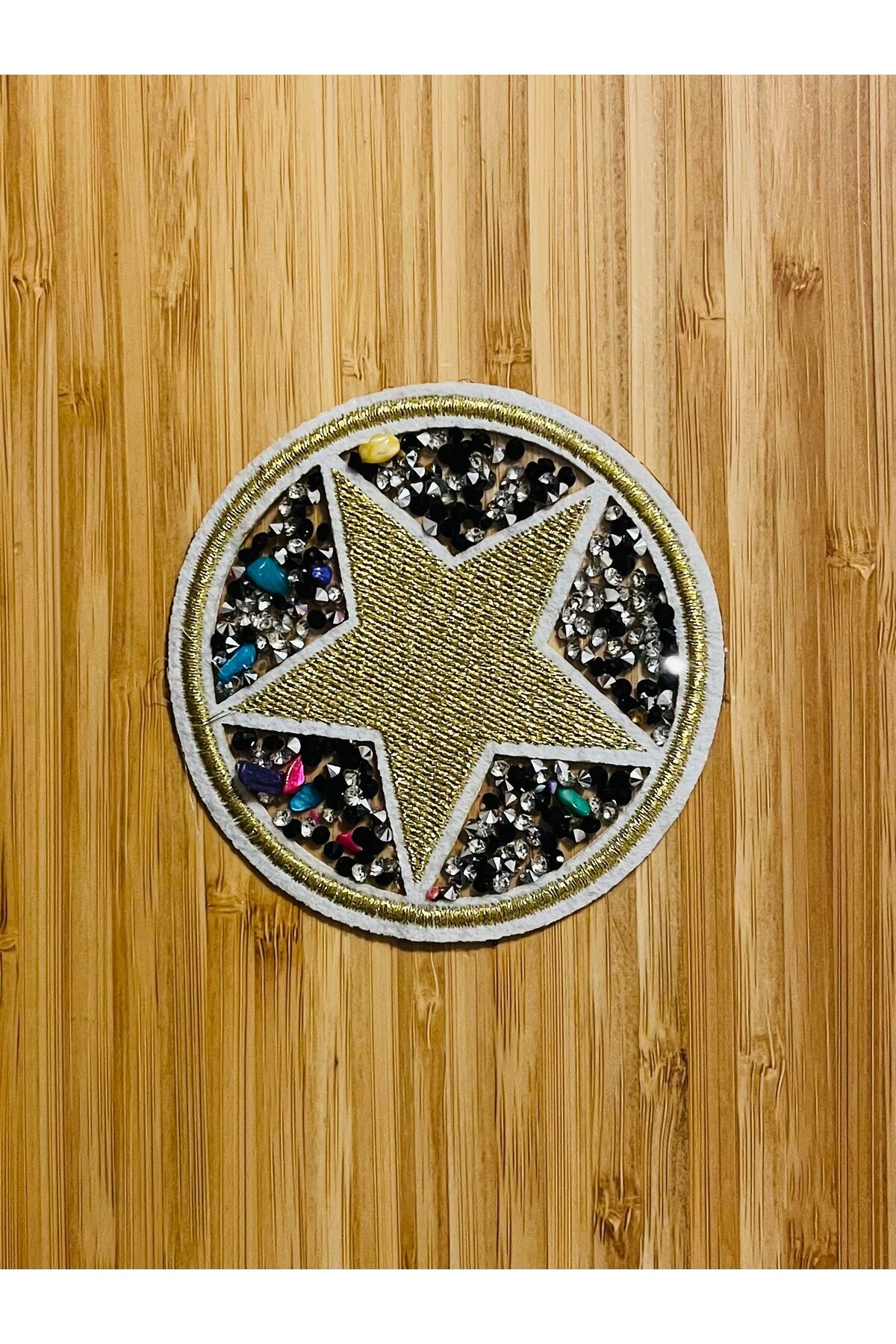 8 x 8 cm Taşlı, Ütü ve Dikiş ile Montaj Edilen Apolet ve Arma. (Yama değildir)