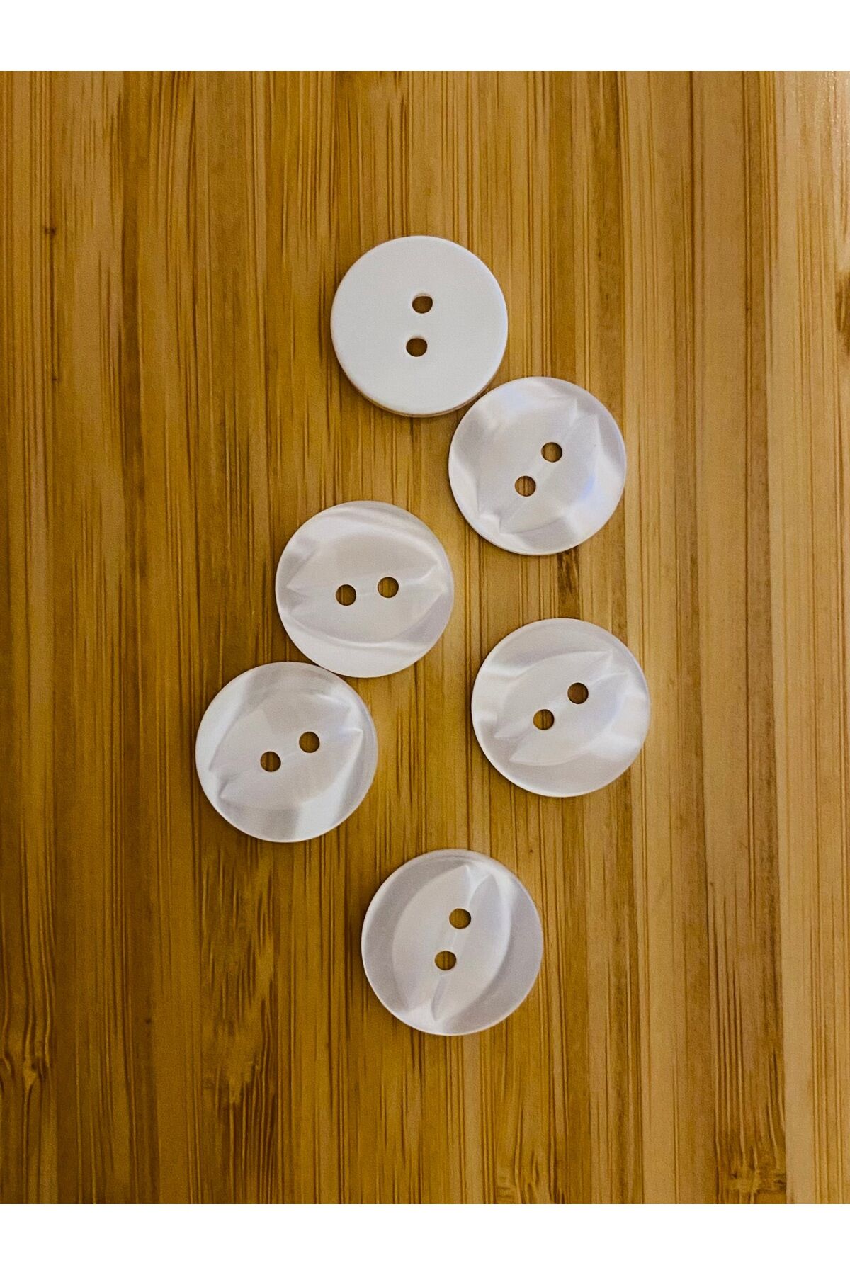 Hırka, Yelek, Entari, Ferace Ve Pantolon Sedef Görünümlü Düğme. 18mm. 6'lı Pkt. Renk: Beyaz.