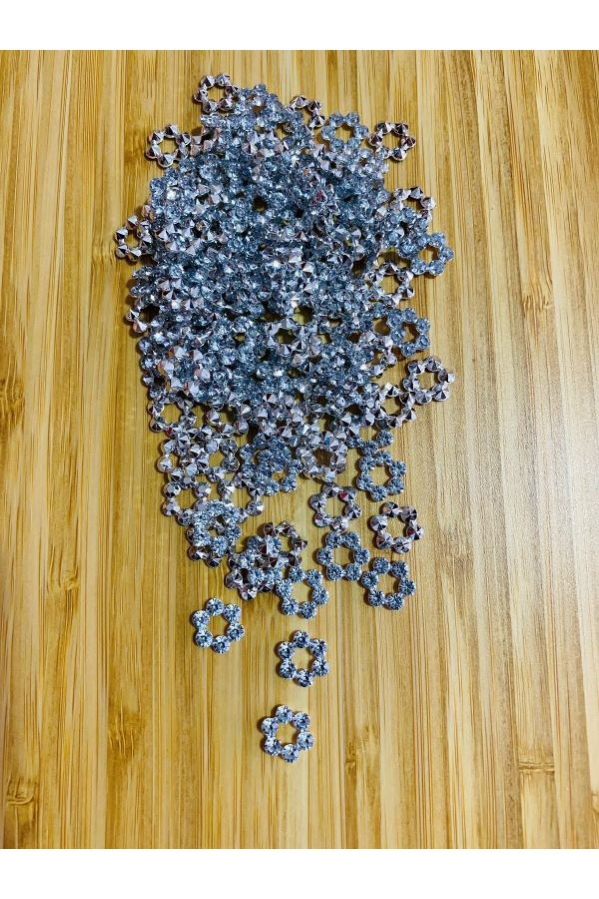 Hürrem Gümüş Halka 15gr. 12mm. Paket Içi Adet Tahmini Olarak 140 Ile 150 Civarındadır.