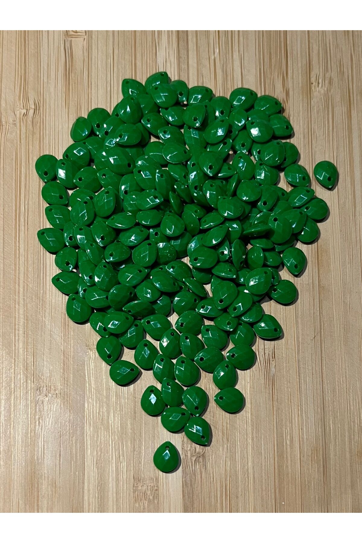 Yeşil Renk Oya, Abiye, Takı, Örgü El Işleme Plastik Gözyaşı Damla Boncuk. 25gr. Tahmini 195 Adet.