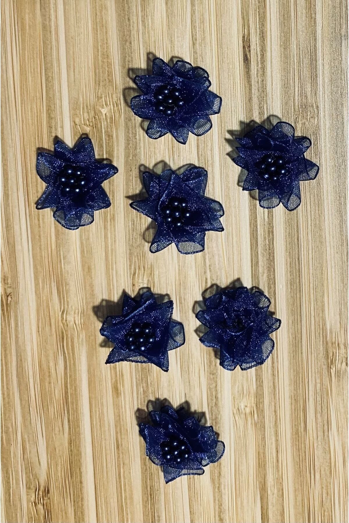 Organze Kurdele El Yapımı Incili Gül. 2.8cm. 10 Adet.