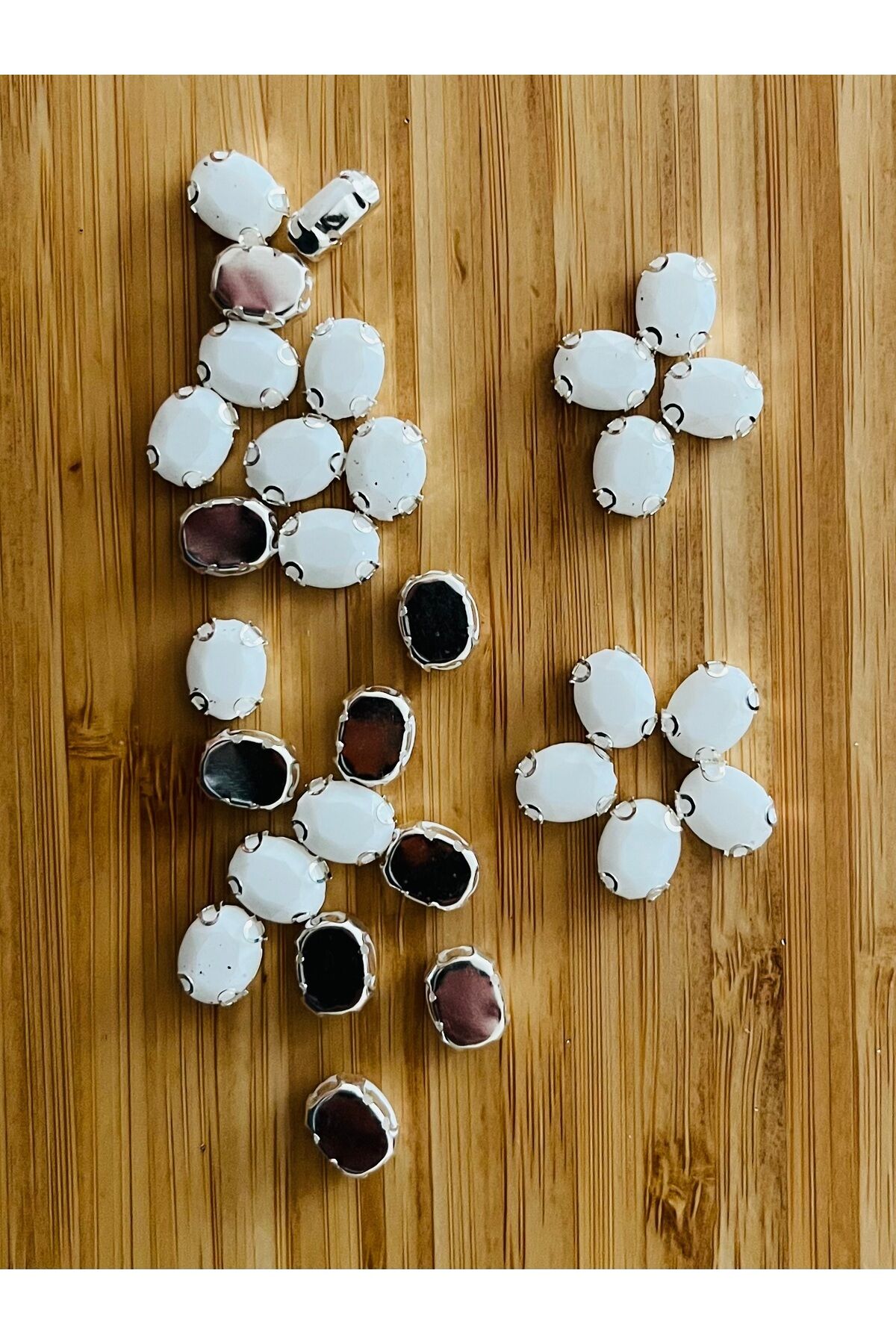 Oval Kasalı Beyoğlu Taşı Dikme Akrilik Boncuk. 8x10mm. 30 Adet.