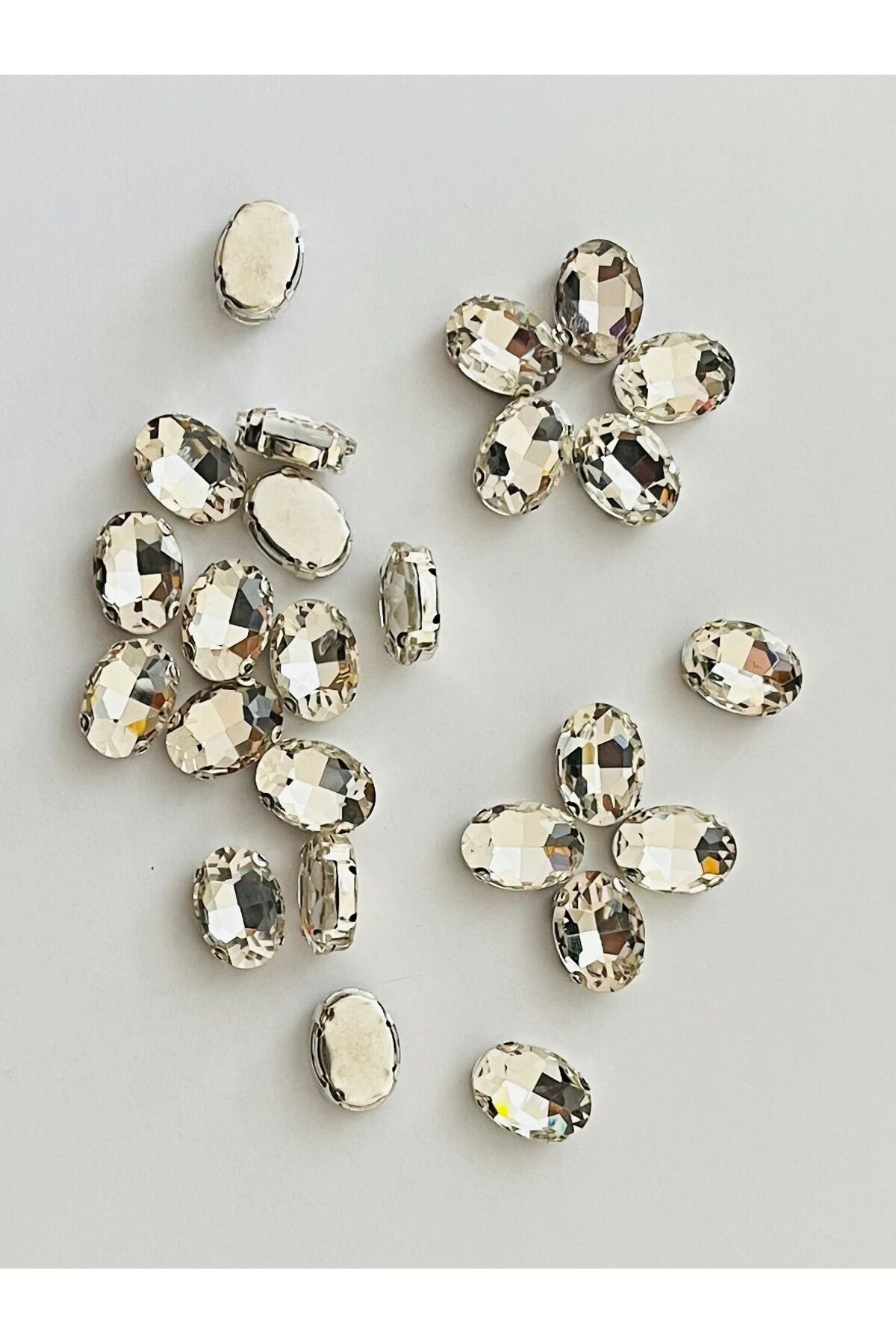 Oval Kasalı Beyoğlu Taşı Dikme Kristal Boncuk. 12x18mm. 25 Adet.