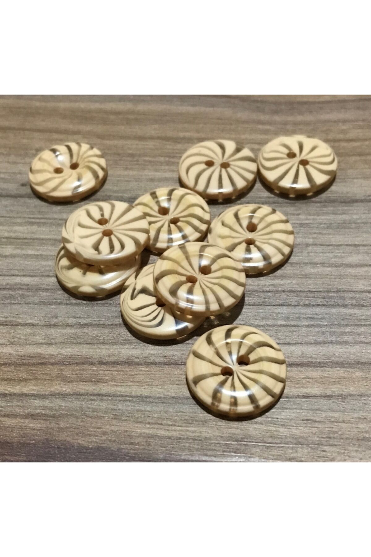 Zebra Desen Düğme. 2 Cm. 10'lu Pkt. Renk: Ekru.