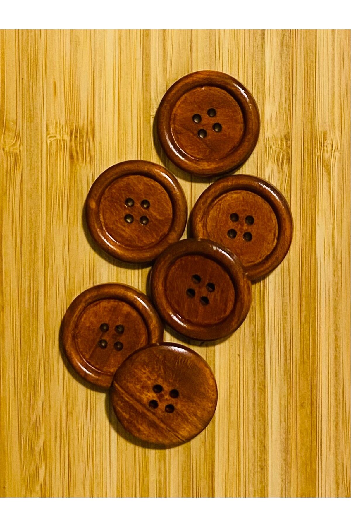 Ahşap Düğme. 3cm. 6'lı Paket. (Palto, Kaban, Hırka ve Yelek Düğmesi) Renk: Kahverengi.