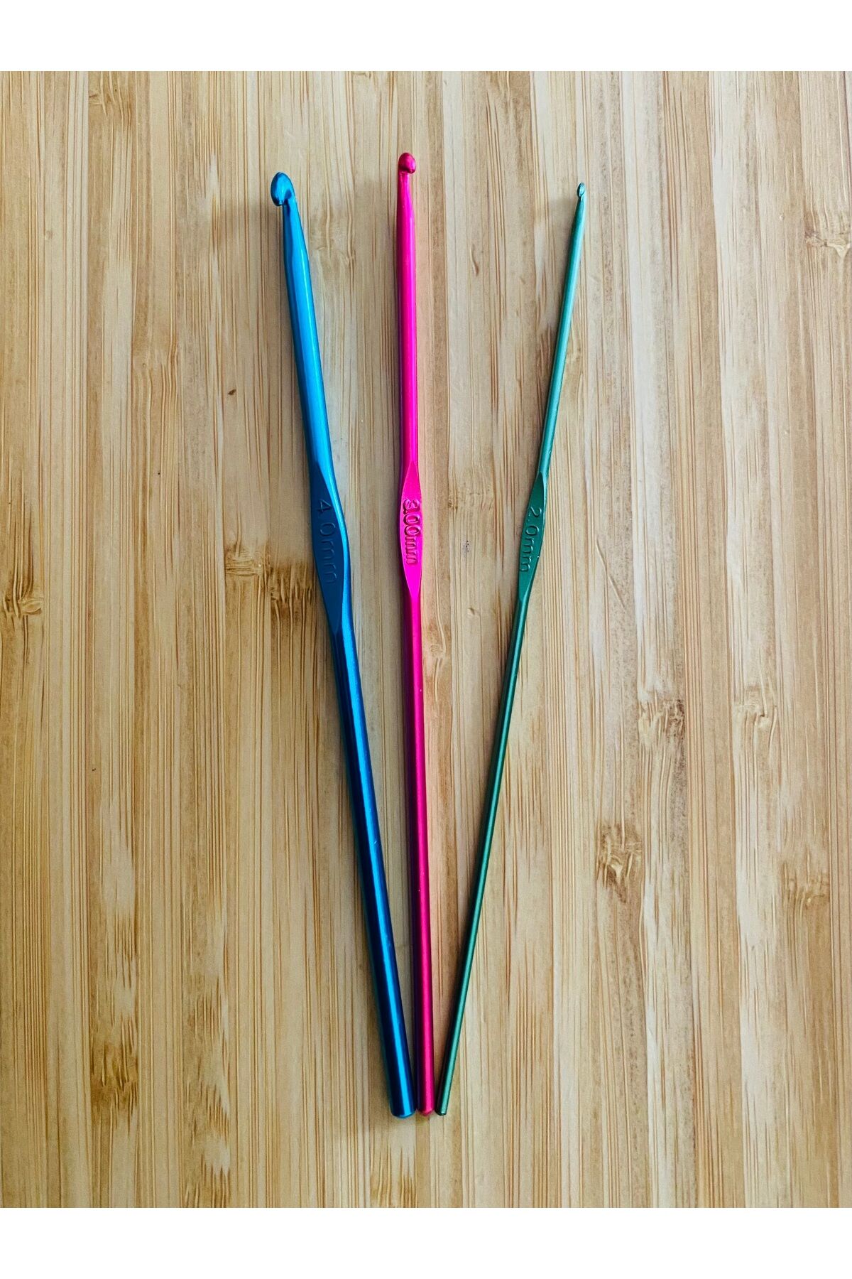 Oya ve dantel renkli metal el işi örgü tığ seti. Bıy: 15cm. No: 2,0-3,0-4,0  3'lü set