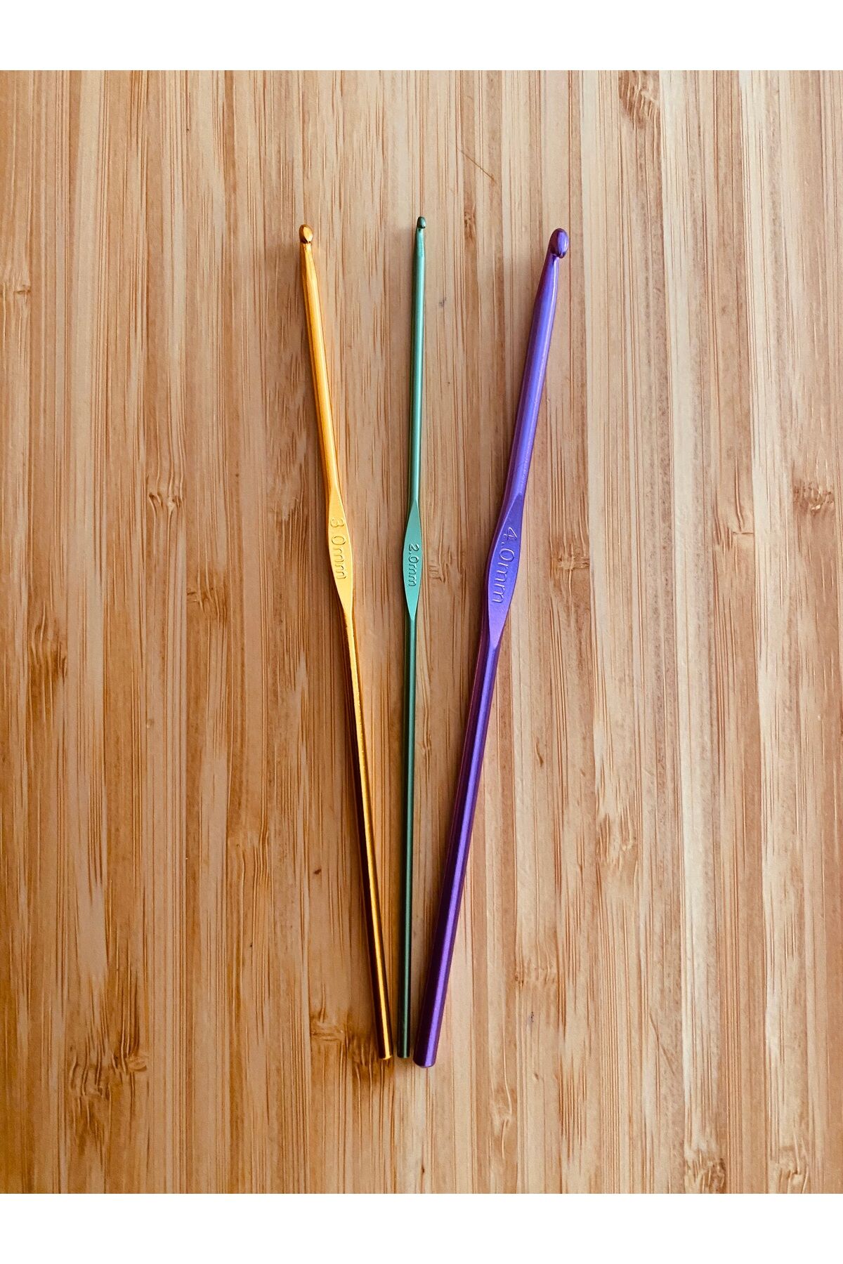 Oya ve dantel renkli metal el işi örgü tığ seti. No: 2,0-3,0-4,0  3'lü set