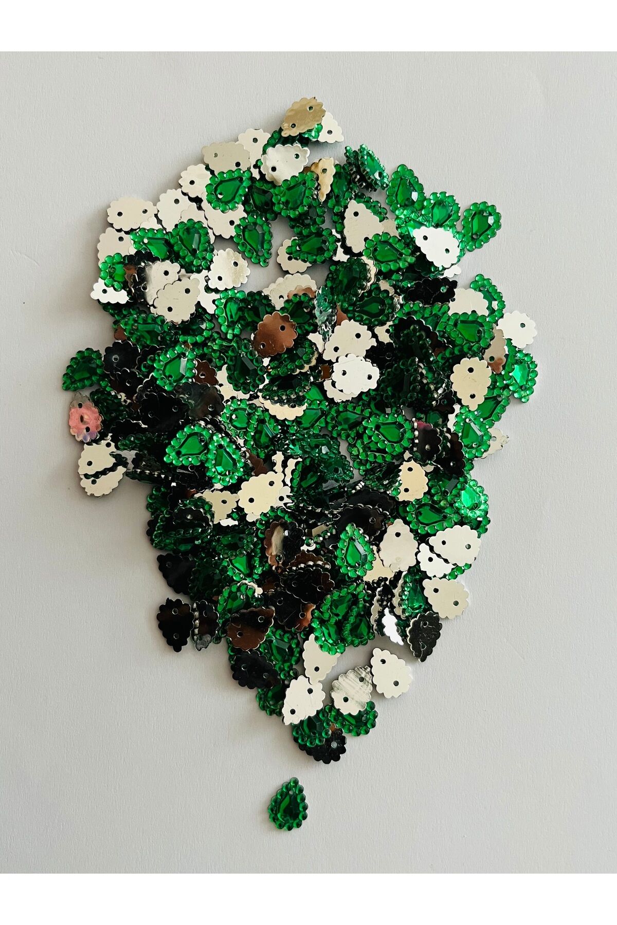 Oya, Abiye Ve El Işleme Taş Görünümlü Plastik Damla Pul. Paket Içi 270 Adet. 20gr.