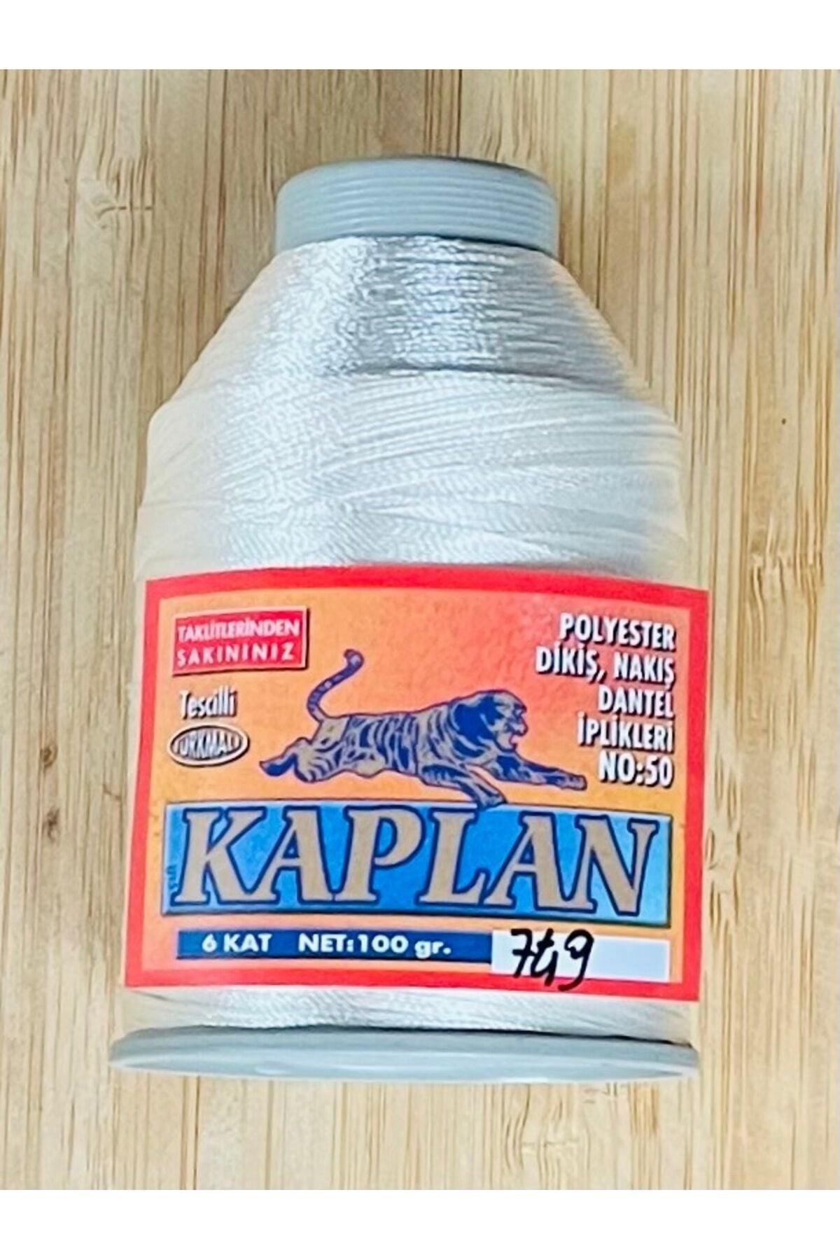  Krem 749
