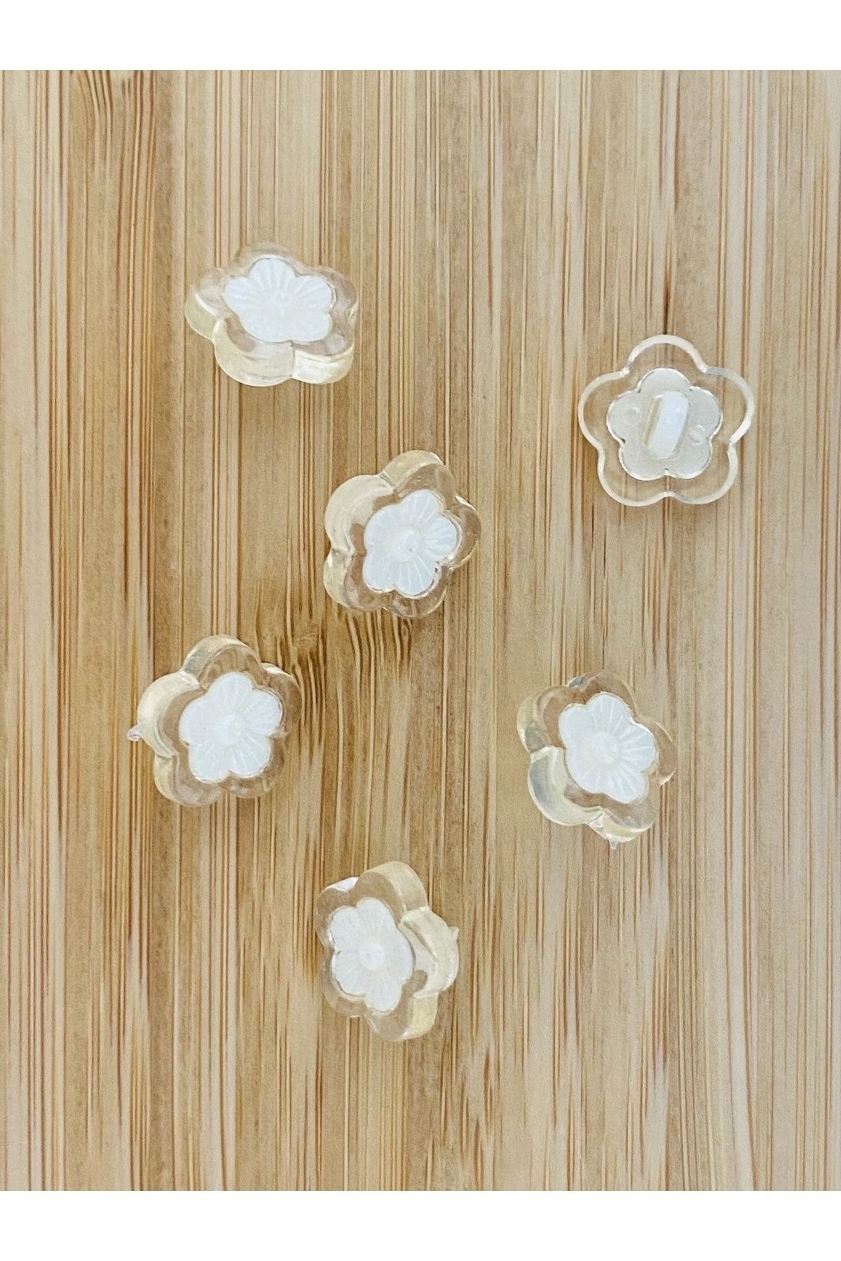 Alttan Dikmeli Şeffaş Plastik Papatya Bebek Düğmesi. 1.5cm. 6'lı Paket. Renk: Krem.