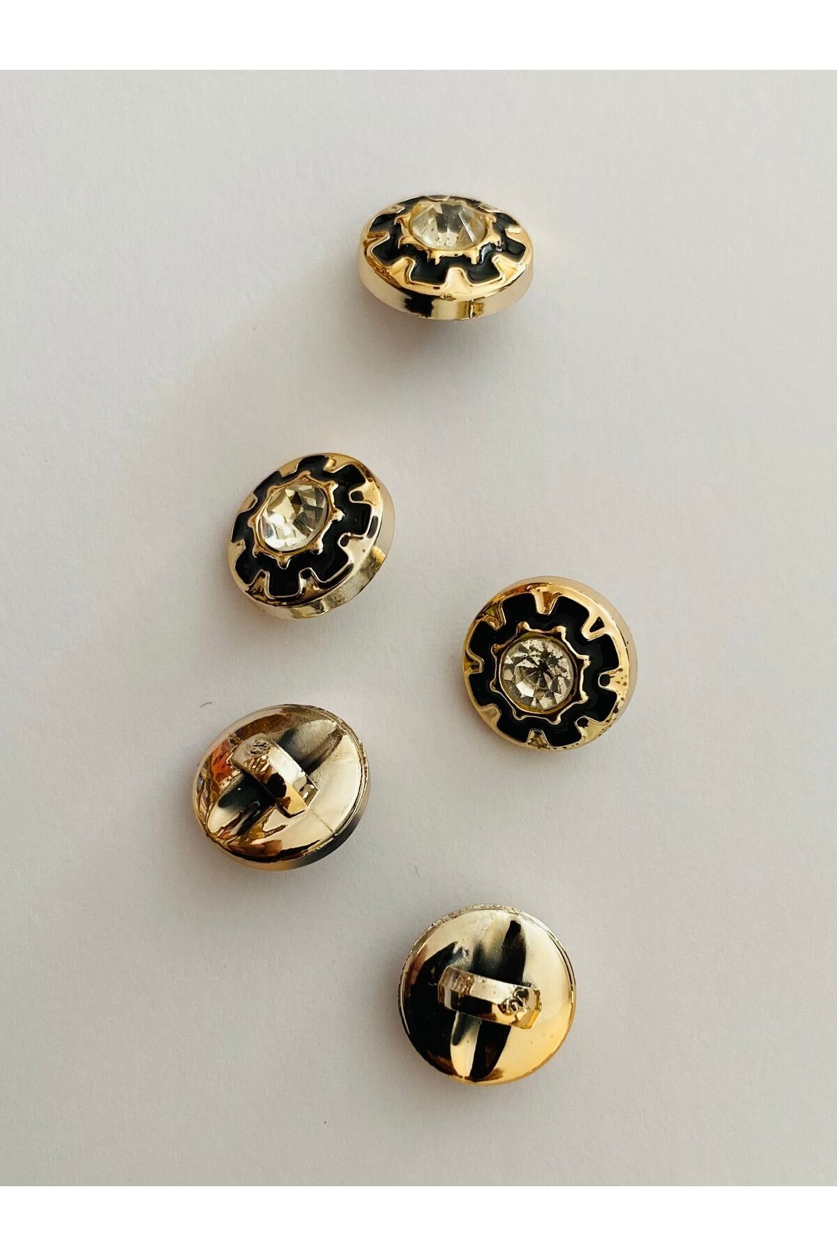 Alttan Dikmeli Taşlı Metalize Düğme 1.3cm (13mm) 6'lı Paket. Renk: Batik Sarı/Gümüş. No:2