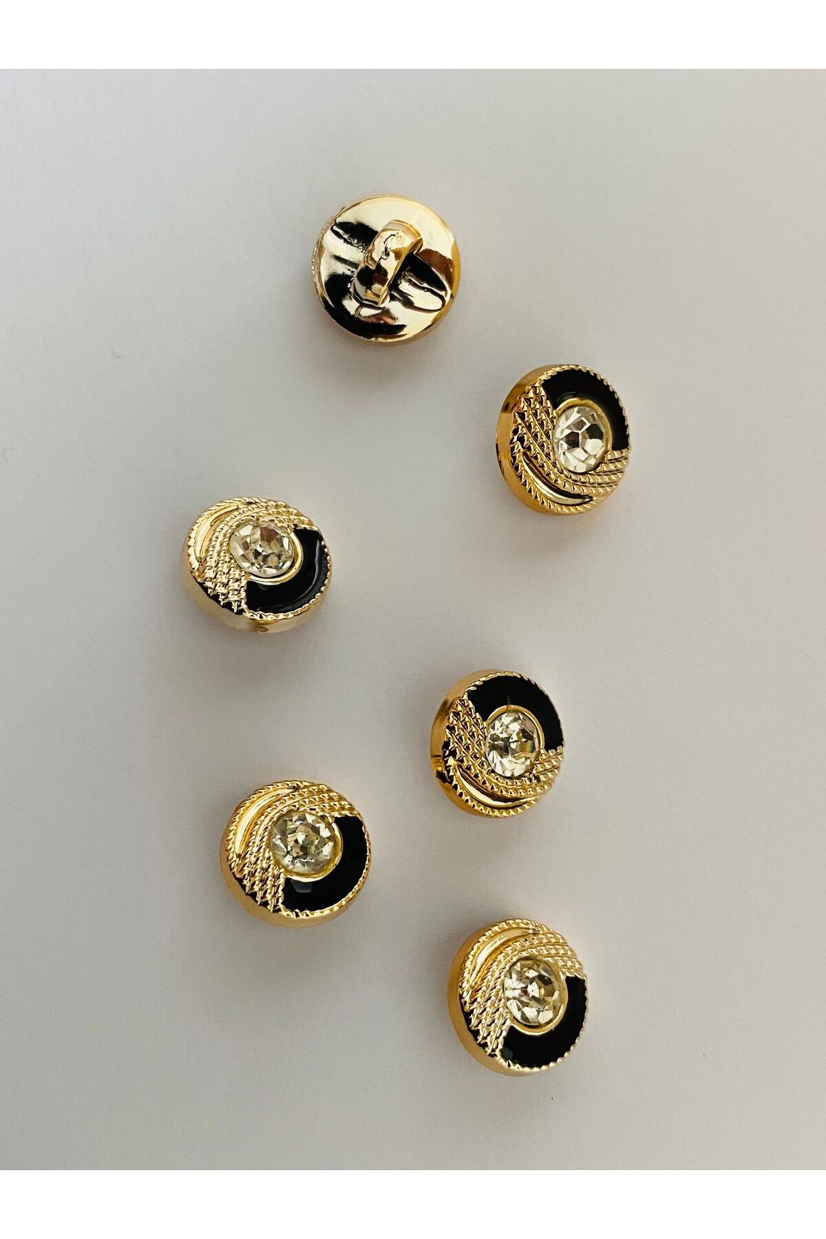 Alttan Dikmeli Taşlı Metalize Düğme 1.3cm (13mm) 6'lı Paket. Renk: Batik Sarı/Gümüş. No:3