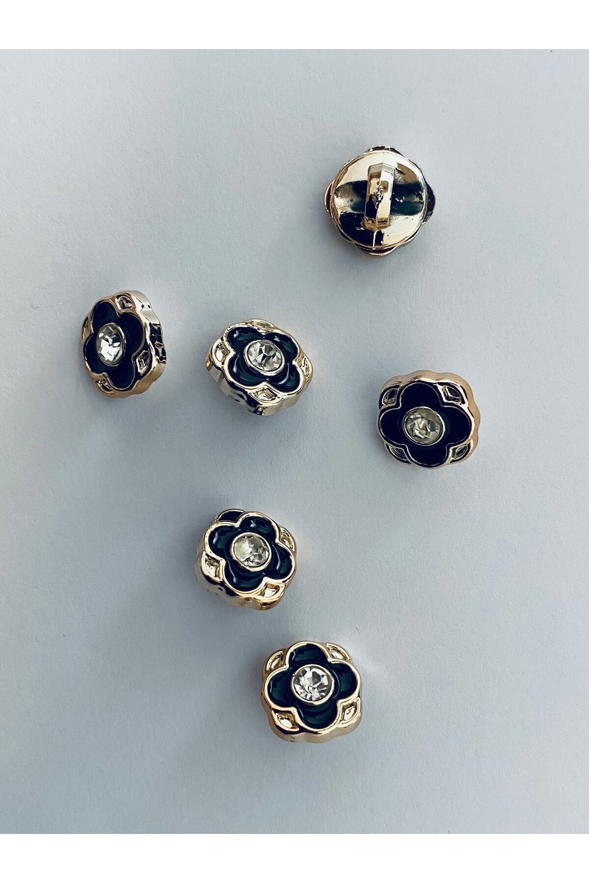 Alttan Dikmeli Taşlı Metalize Düğme 1.3cm (13mm) 6'lı Paket. Renk: Batik Sarı/Gümüş. No:5