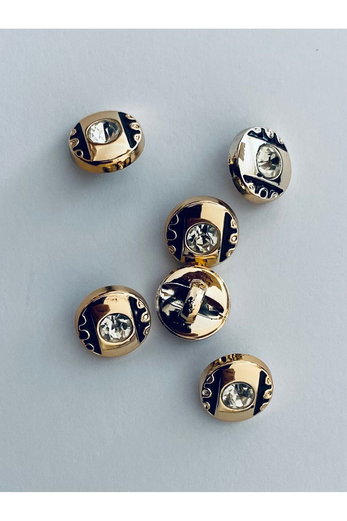 Alttan Dikmeli Taşlı Metalize Düğme 1.3cm (13mm) 6'lı Paket. Renk: Batik Sarı/Gümüş. No:6