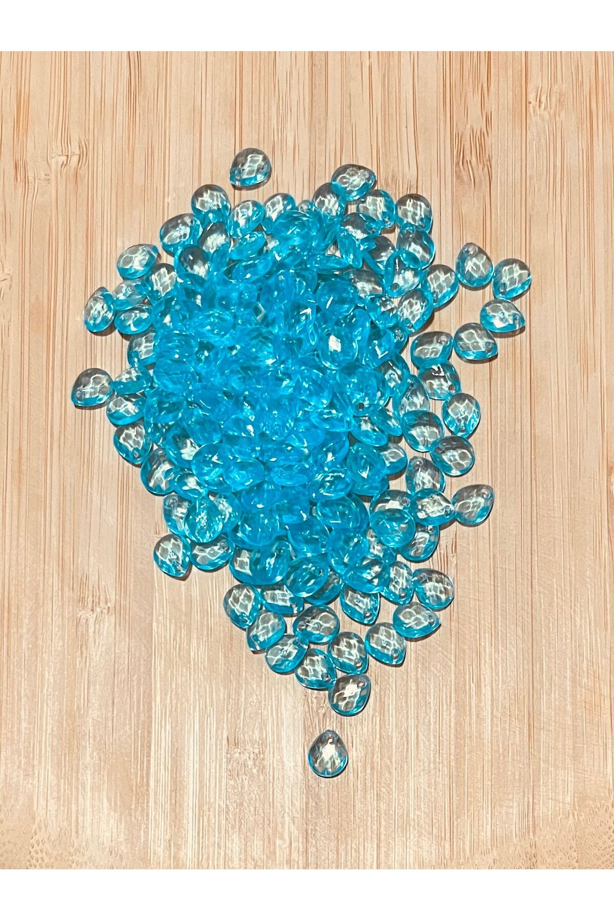 Oya, Abiye, Havlu, Takı, Örgü vb. El İşleme Plastik Gözyaşı Damla Boncuk. 25gr. Tahmini 175 Adet.