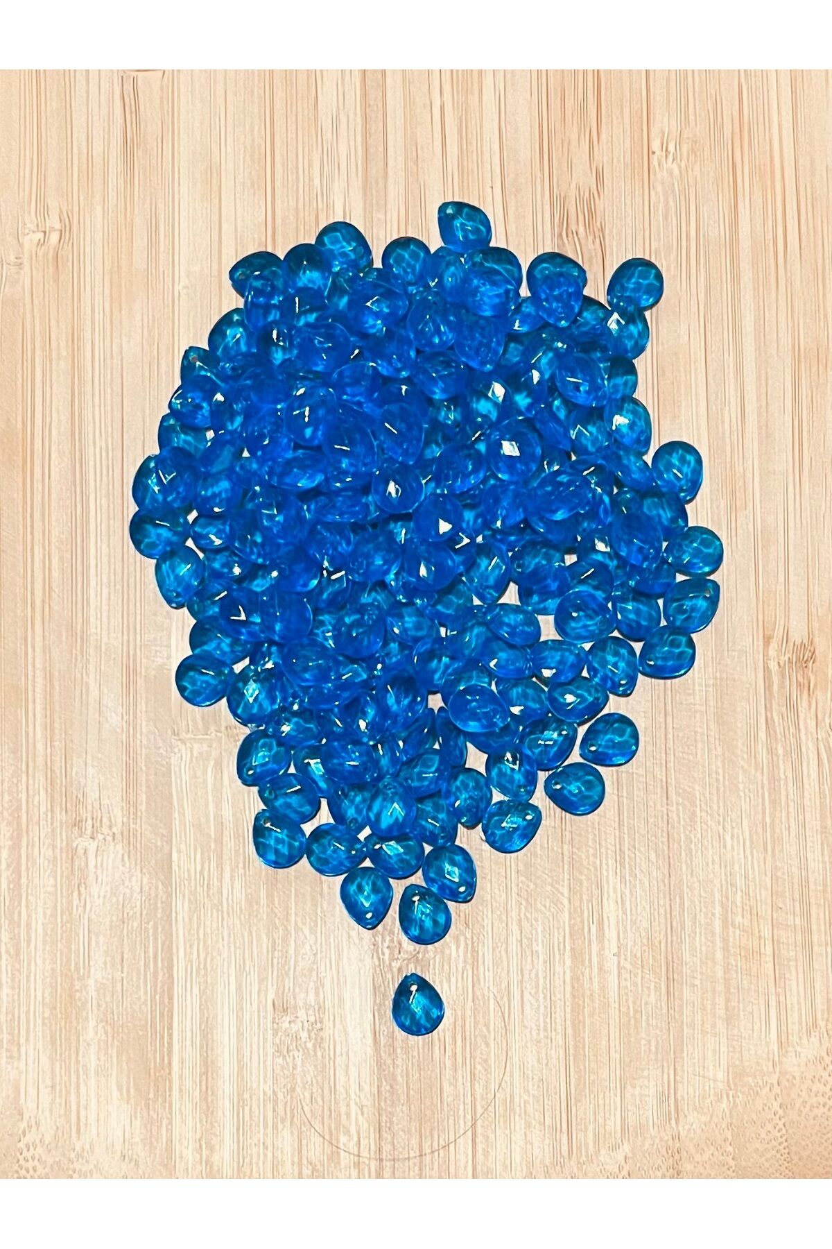 Oya, Abiye, Havlu, Takı, Örgü vb. El İşleme Plastik Gözyaşı Damla Boncuk. 25gr. Tahmini 175 Adet.