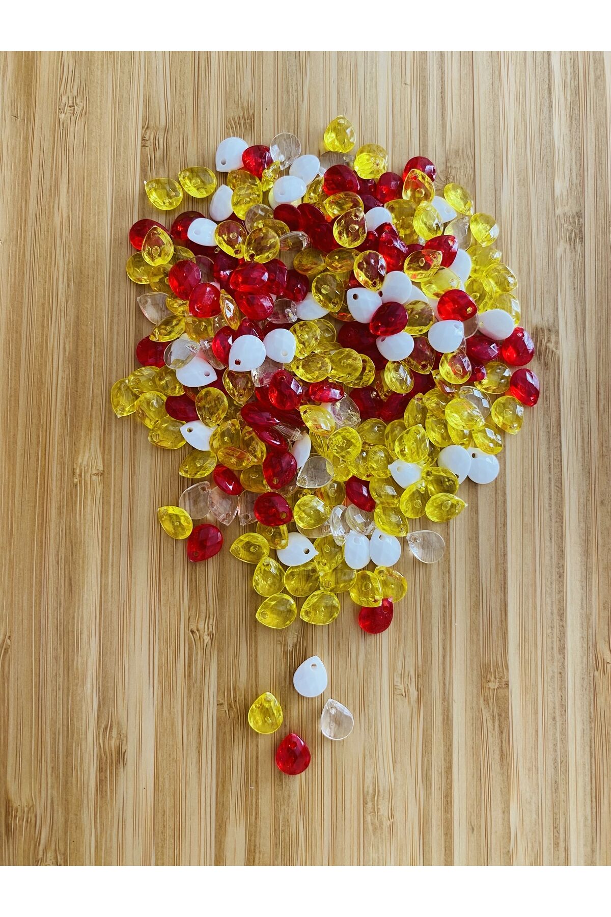 Oya, Abiye, Havlu, Takı, Örgü vb. El İşleme Plastik Gözyaşı Damla Boncuk. Renkli.