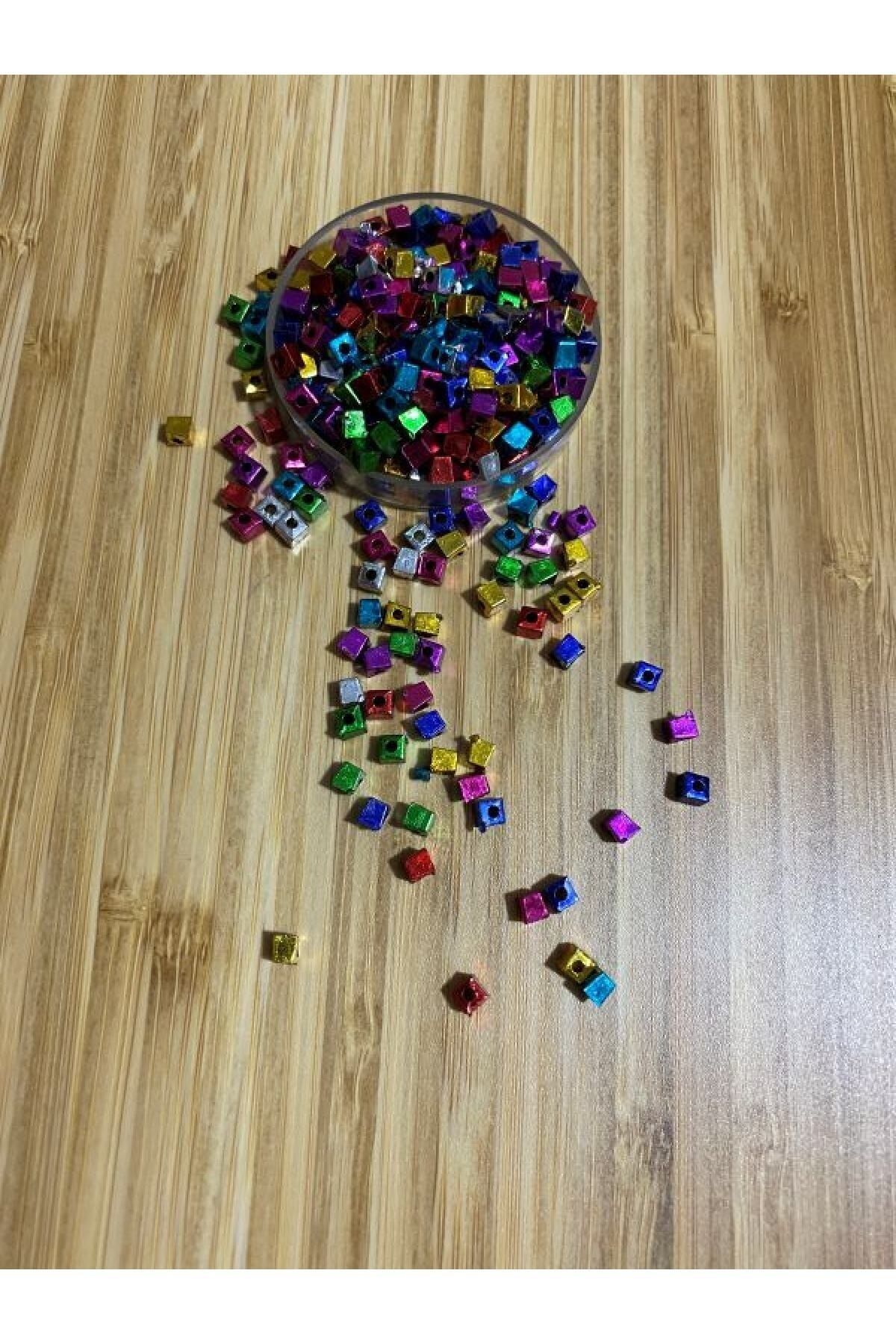 Janjan Işleme Ve Bileklik Küp Boncuk 3mm. 25gr.