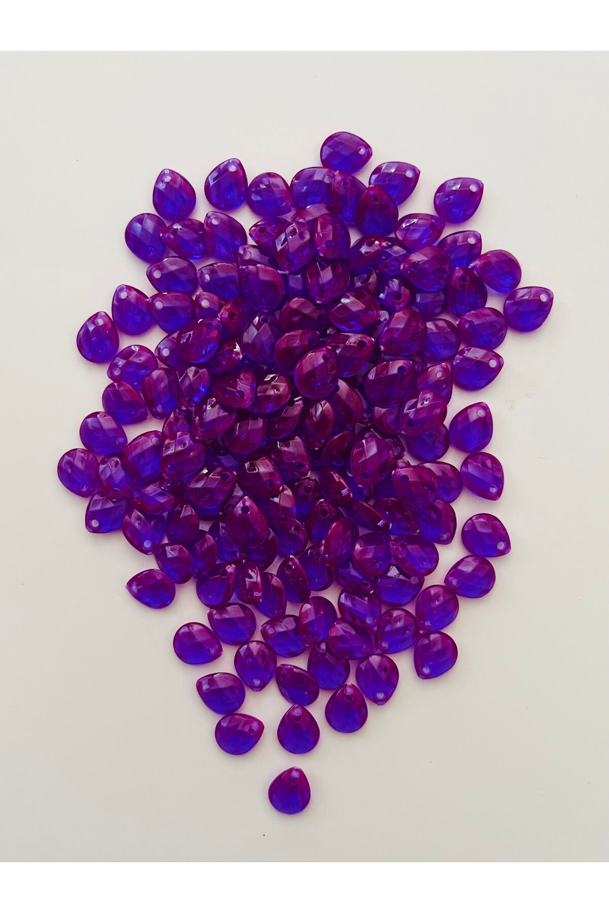 Janjan Mor Rengi Oya, Abiye, Takı, Örgü Plastik Gözyaşı Damla Boncuk. 25gr. Tahmini 195 Adet.