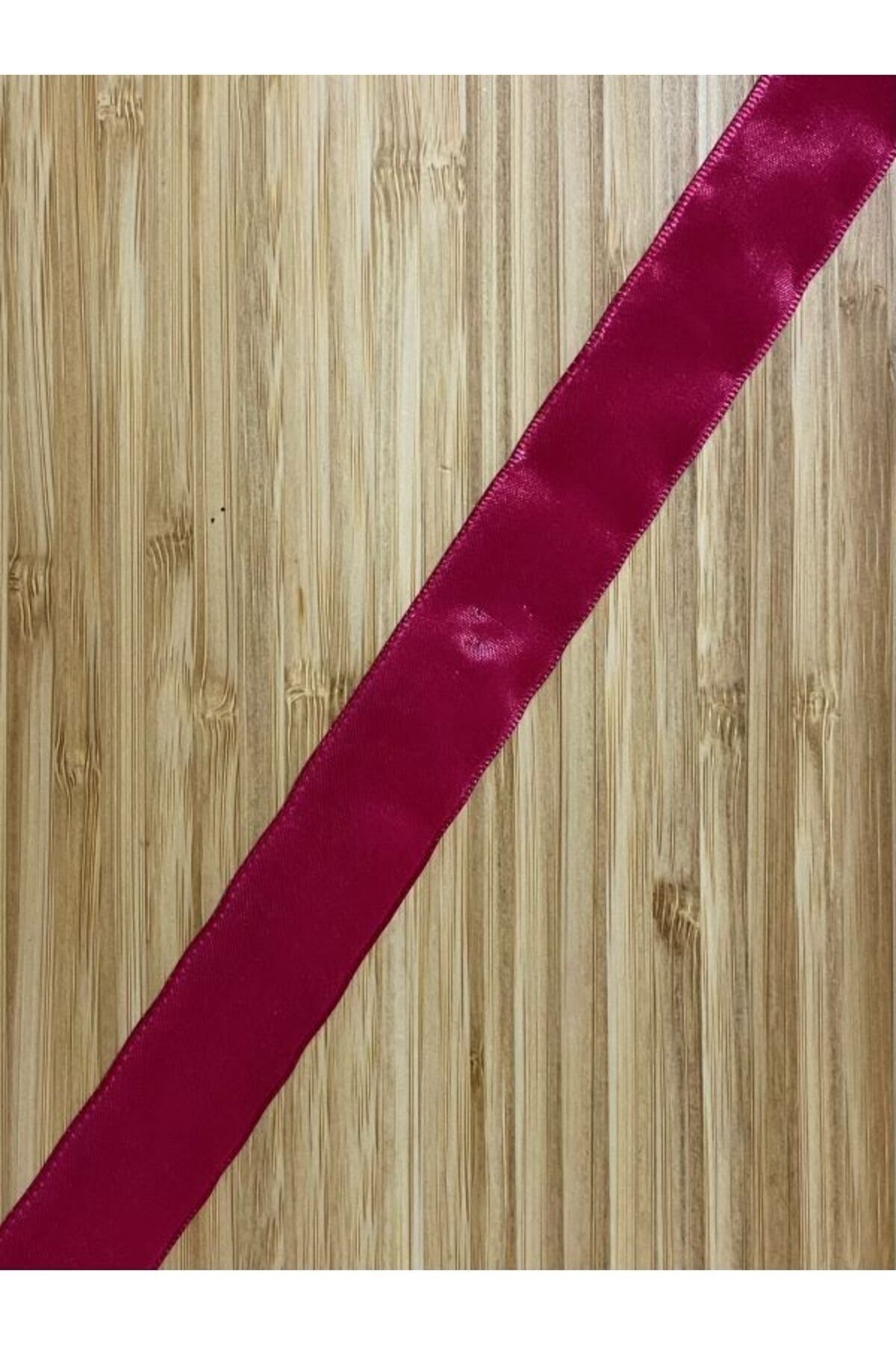 Saten Telli Kurdele. 25 mm. 3 metre.