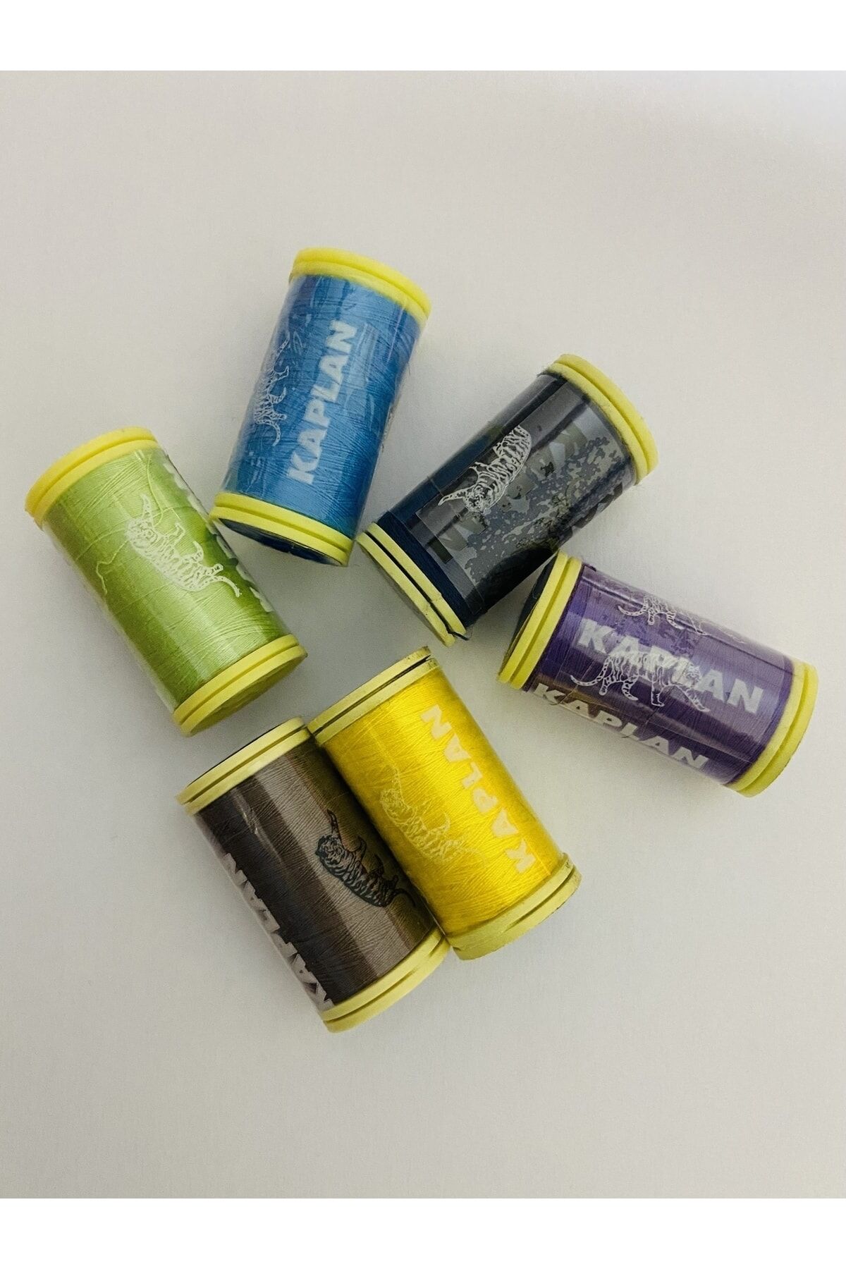 Polyester Dikiş İpliği. 6 adet. Varyant:3 Varyant:1