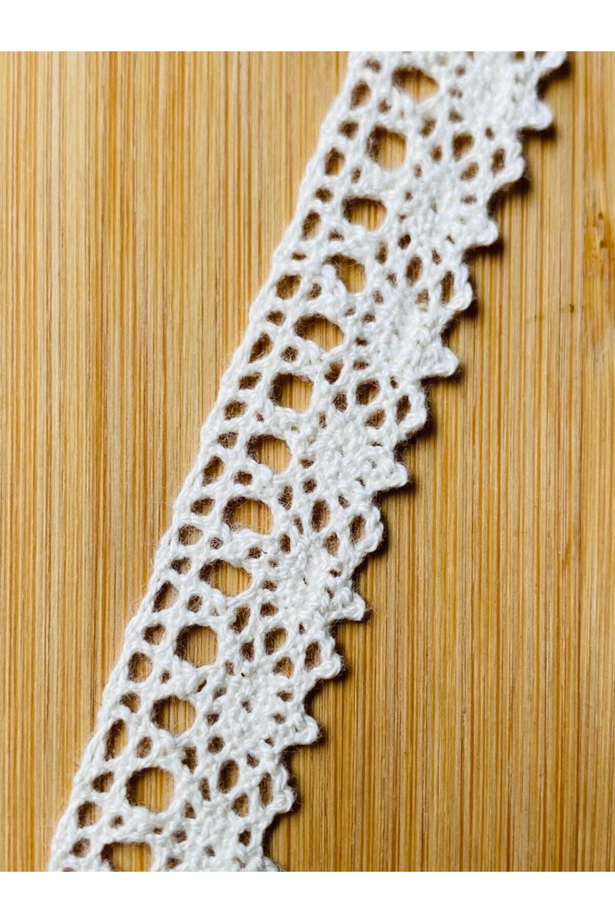 Pamuk Kopanaki Dantel. En: 1.8 cm Uzunluk: 1 metre KREM. Krem