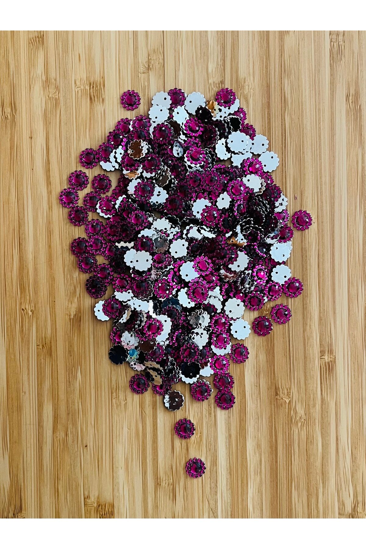 Oya, Havlu, Çeyizlik, Abiye Giyim Taş Görünümlü Plastik pul. 1cm. 25gr. Tahmini 275-295 Adet arası.