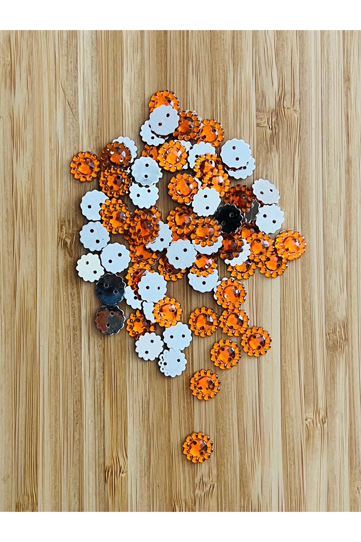 Oya, Havlu, Çeyizlik, Abiye Giyim Taş Görünümlü Plastik pul. 1cm. 25gr. Tahmini 275-295 Adet arası.