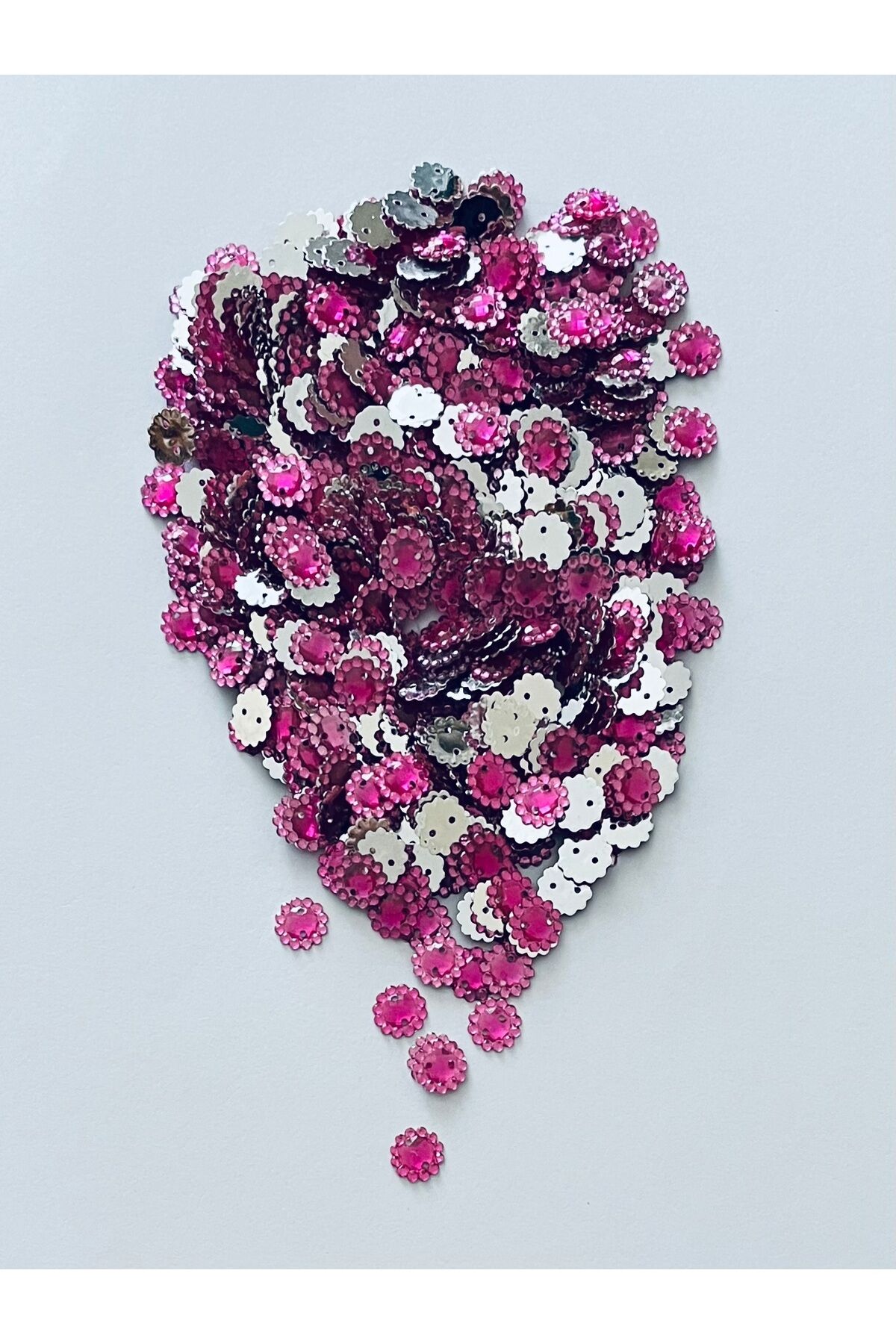 Oya, Havlu, Çeyizlik, Abiye Giyim Taş Görünümlü Plastik pul. 1cm. 25gr. Tahmini 275-295 Adet arası.