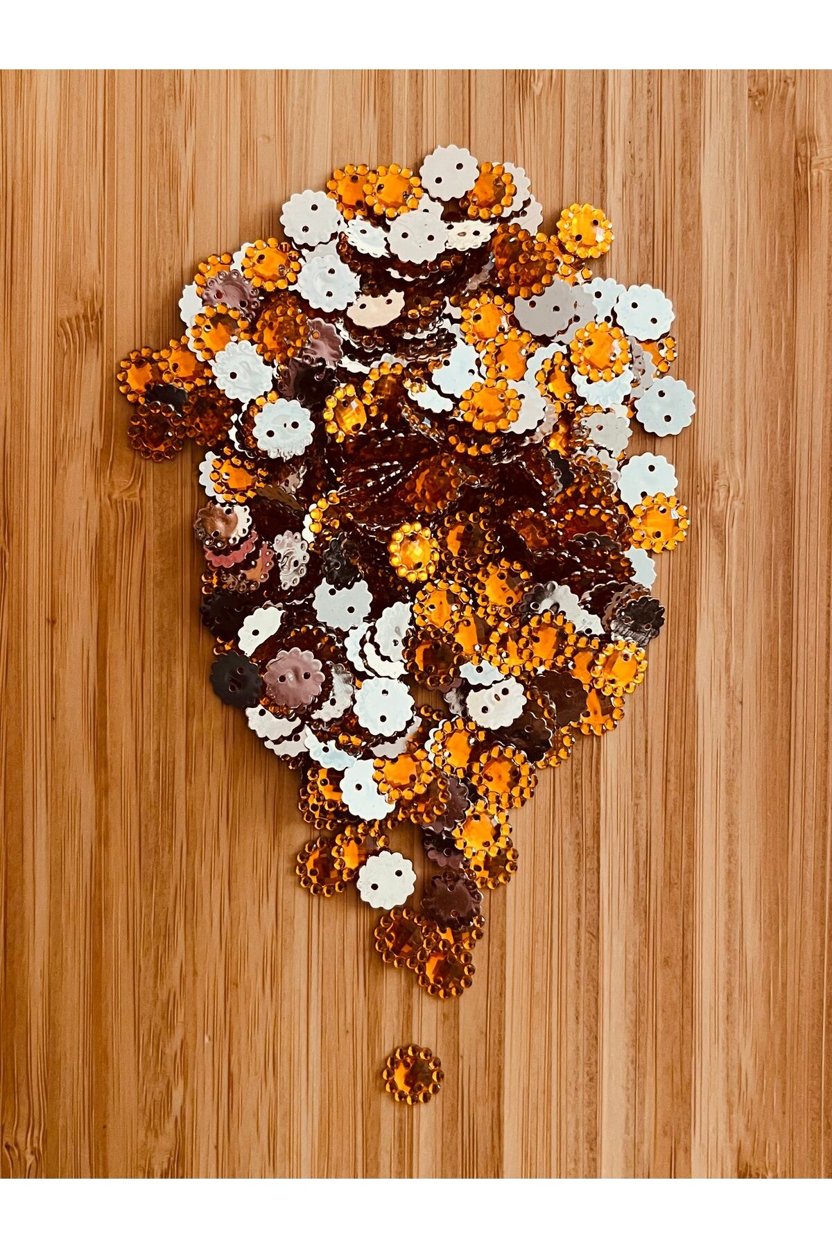 Oya, Havlu, Çeyizlik, Abiye Giyim Taş Görünümlü Plastik pul. 1cm. 25gr. Tahmini 275-295 Adet arası.