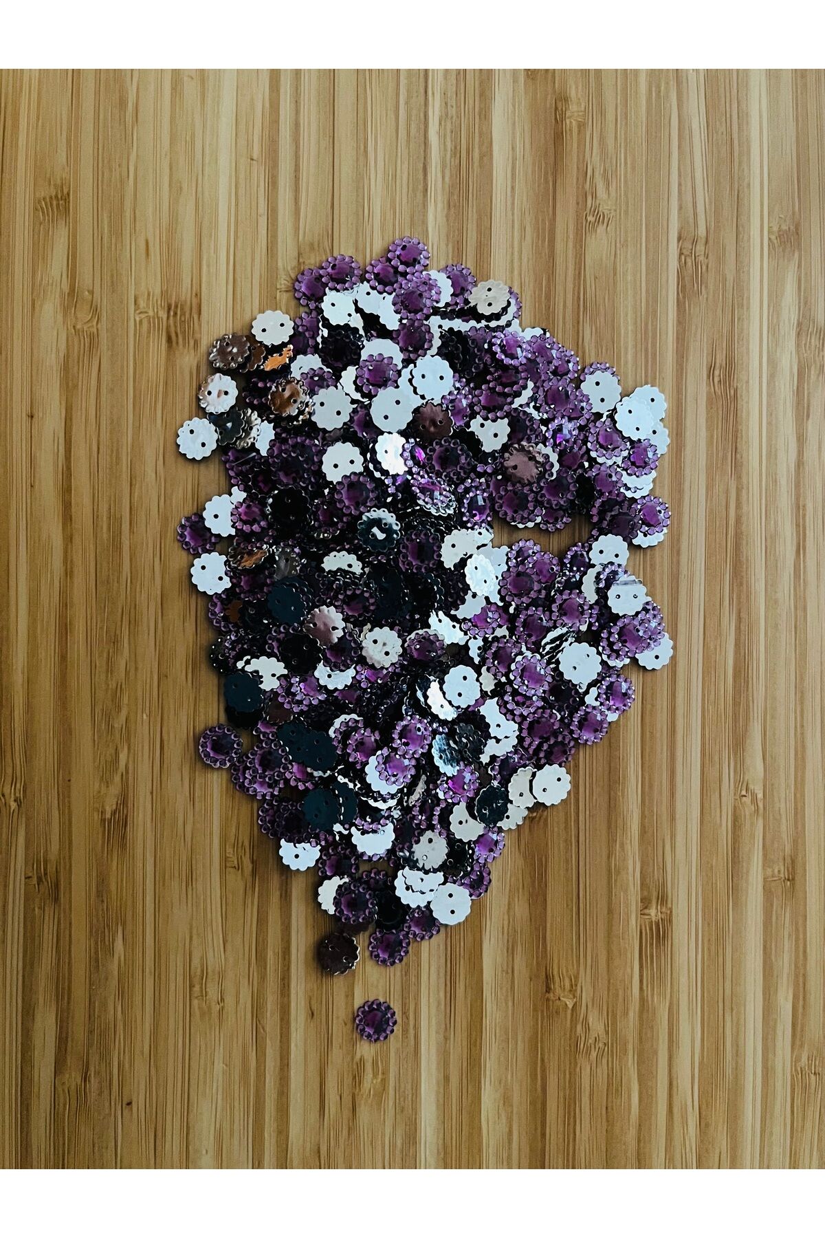 Oya, Havlu, Çeyizlik, Abiye Giyim Taş Görünümlü Plastik pul. 1cm. 25gr. Tahmini 275-295 Adet arası.