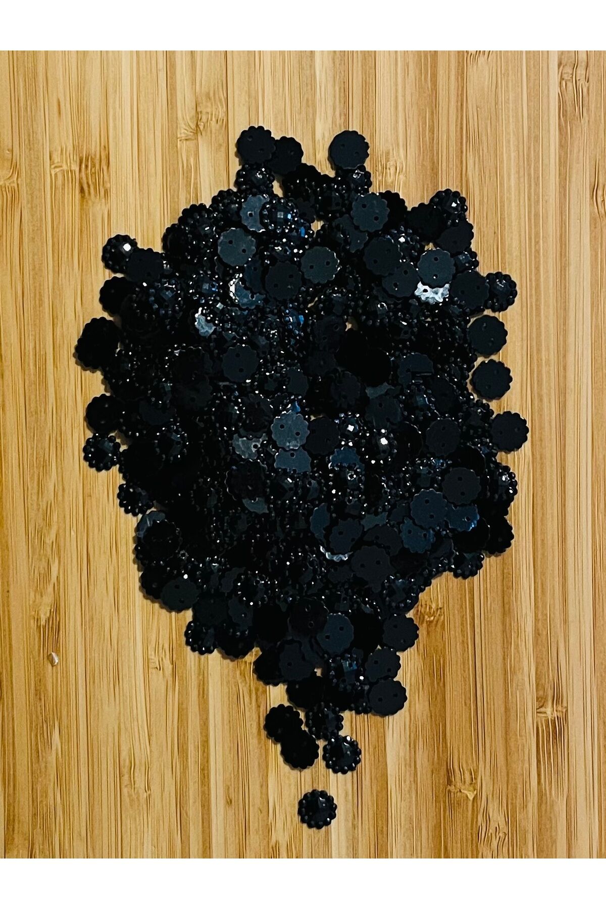 Oya, Havlu, Çeyizlik, Abiye Giyim Taş Görünümlü Plastik pul. 1cm. 25gr. Tahmini 275-295 Adet arası.