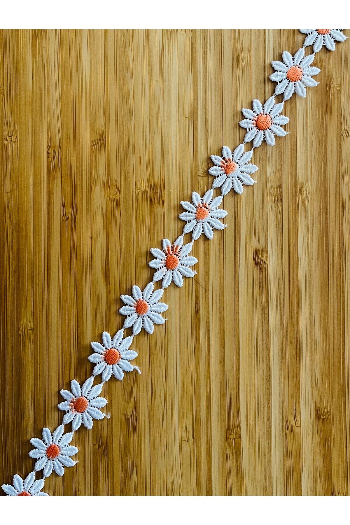 Dekoratif 36 adet Papatya. 25mm. Beyaz/Turuncu.