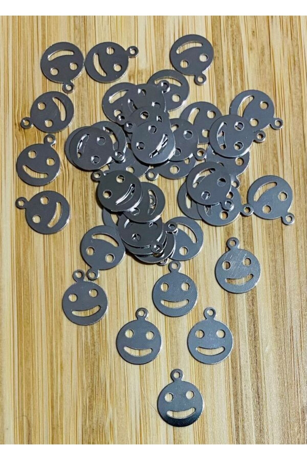 Paslanmaz Metal Yazma Oyalama, Abiye Vb El Işleme Pul. Gülen Yüz. 11mm. 50gr.