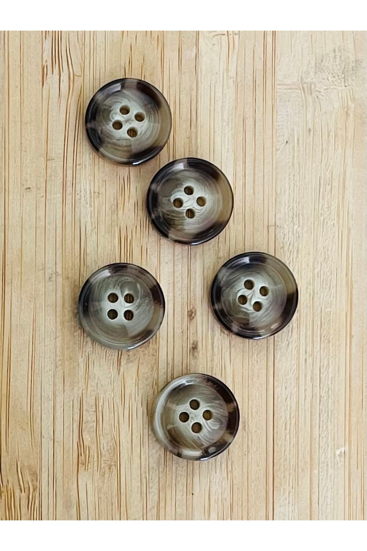 Damarlı Polyester Düğme. 1,8cm. 5 Adet.