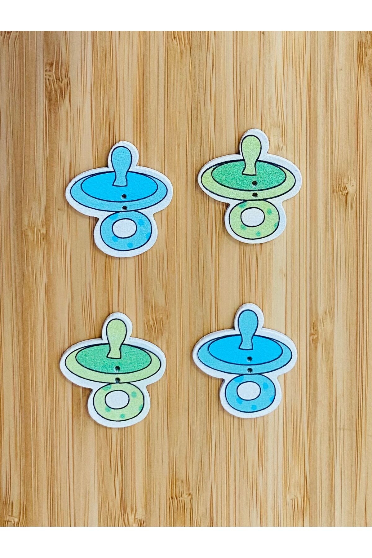Dekoratif Boyalı Ahşap Emzik Süs Düğme 32 X 35 Mm. 4'lü Paket. Renkli.