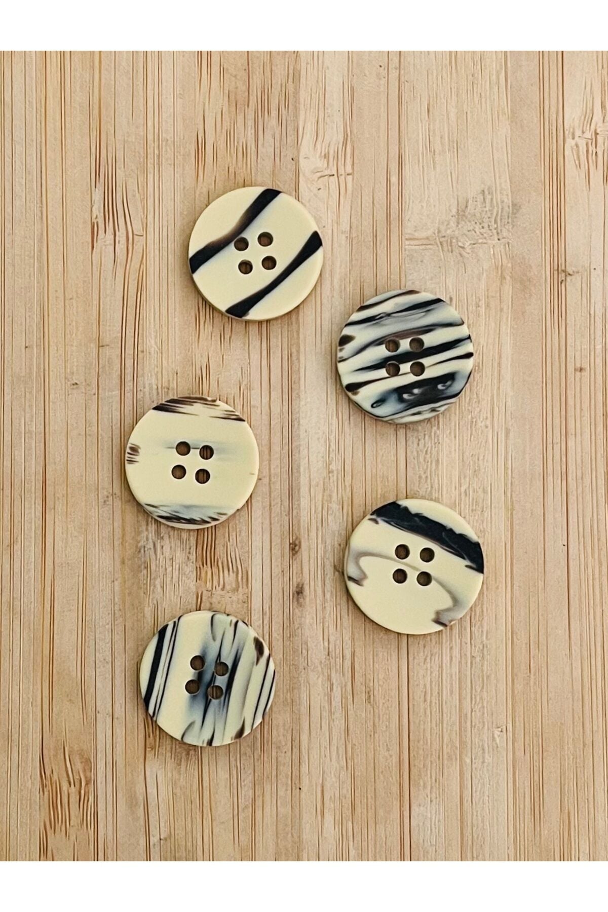 Degrade Desenli Ceket ve Yelek Düğmesi. 2cm. 5 Adet.