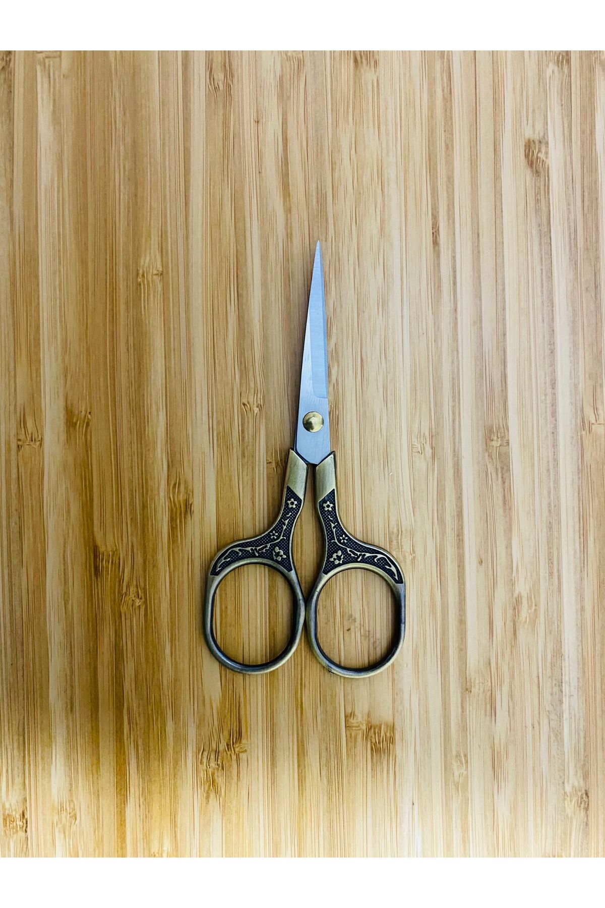 Antik Şekilli Makas. Evde, Ofiste, Dikiş, Nakış, Söz, Nişan, Düğün ve Davetiyelerde. 12.5cm.