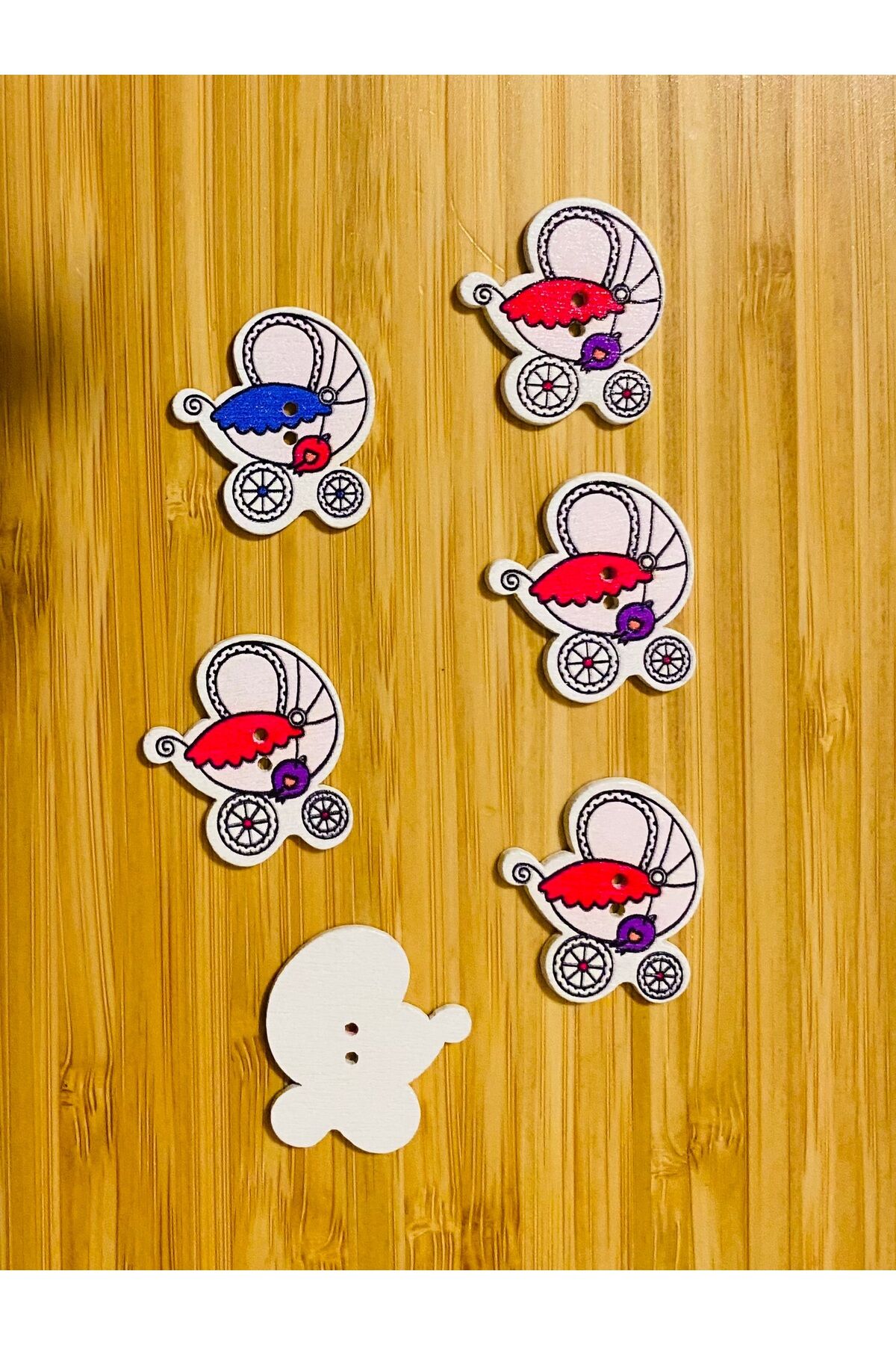 Dekoratif Boyalı Fayton Ahşap Düğme 29 x 26 mm.  6'lı Paket. Mix. V1.