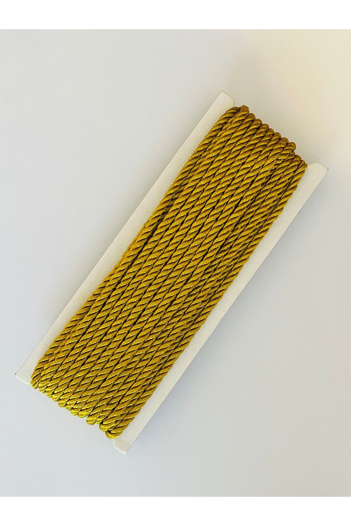 Sim Kordene, Kordon, Ribon 4mm. 10 metre. Gold.