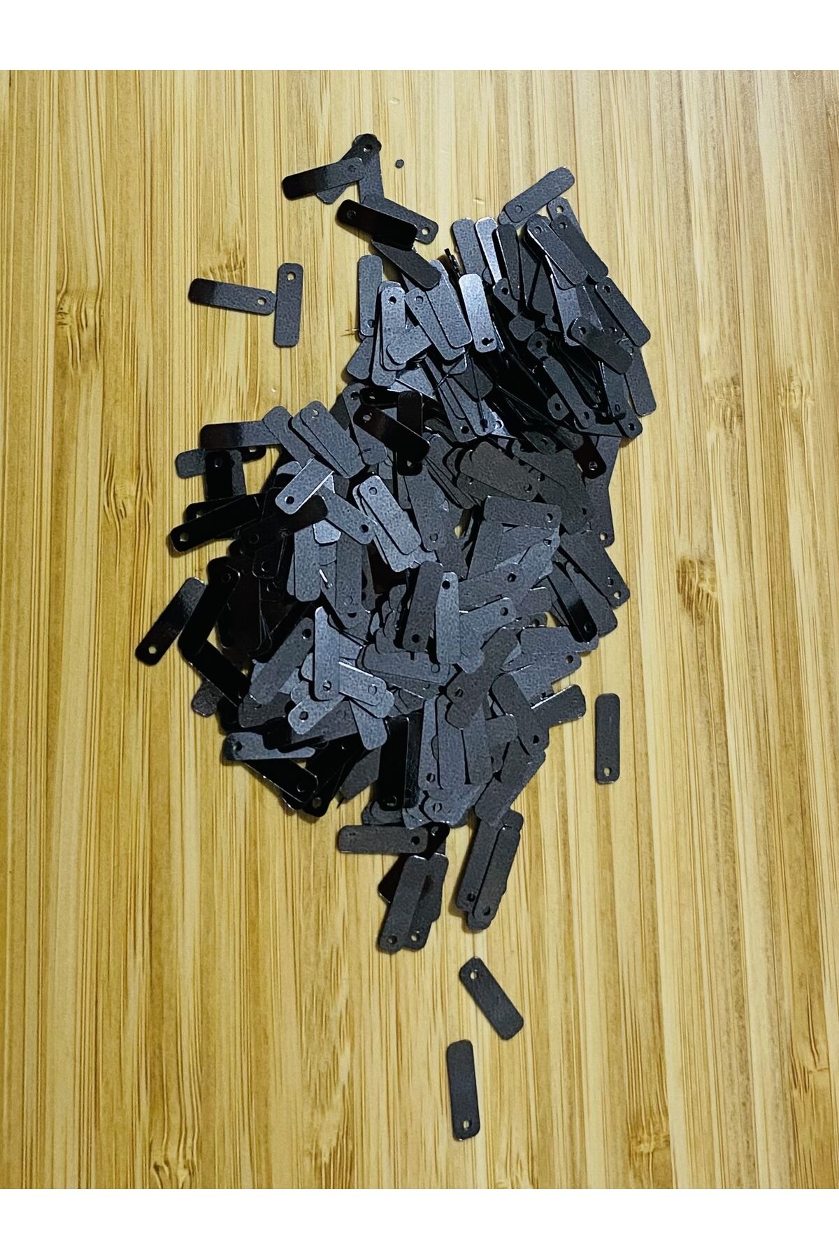 Antrasit Renk Oya, Halhal, Havlu, Halay Mendili, Abiye,el Isleme Plastik Baget Pul. 20 Gr.