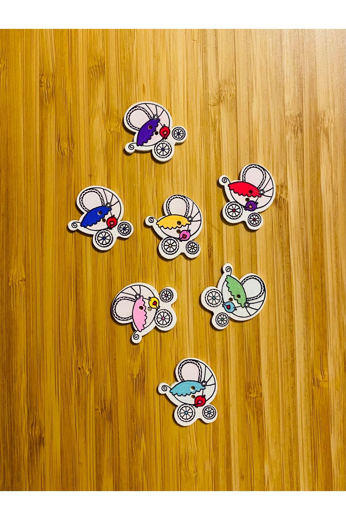 Dekoratif Boyalı Fayton Ahşap Düğme 29 x 26 mm.  7’li Paket. Mix.