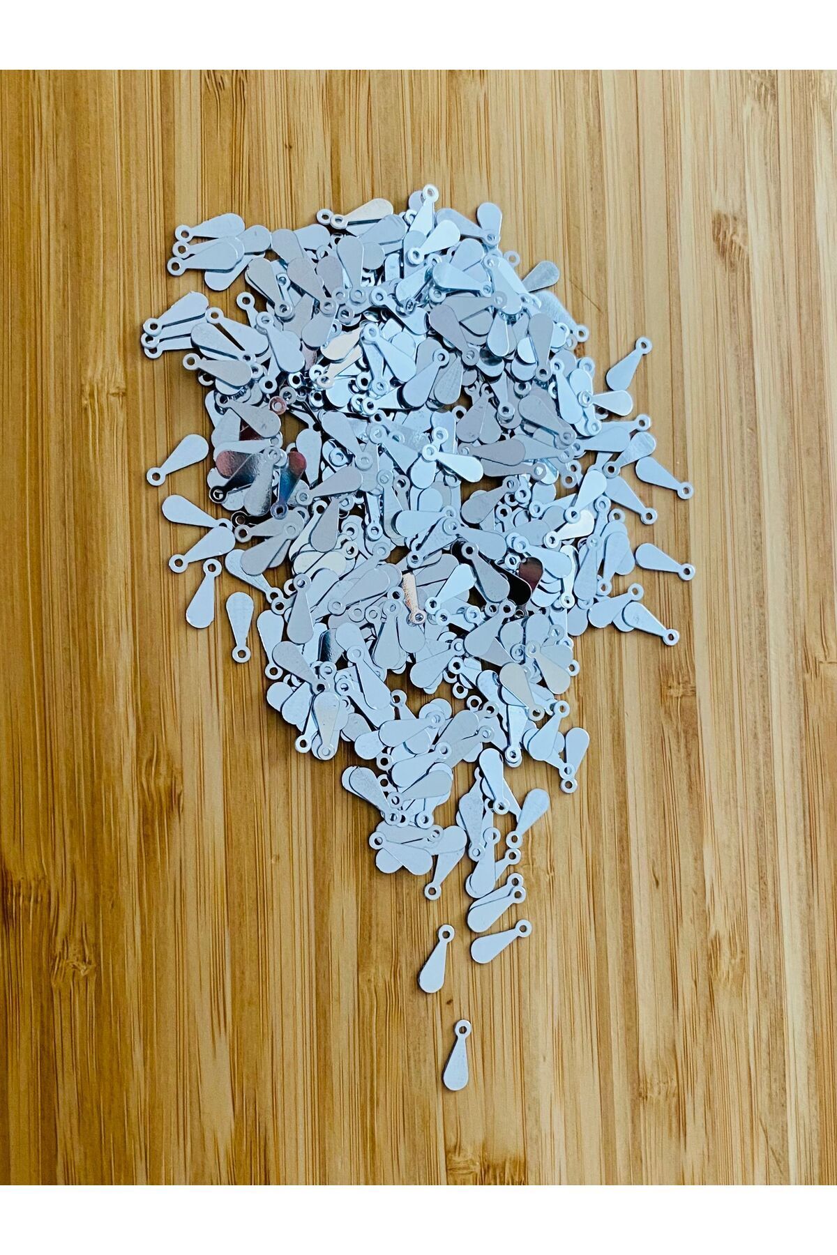 Oya, Havlu, Halay Mendili Kulplu Damla Pul ''gümüş'' 11x4mm 20 gr 1000 Adet.