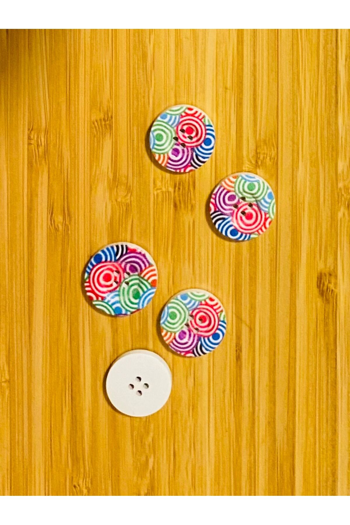 Dekoratif Desenli Boyama Ahşap Düğme 23 mm.  5'li Paket.