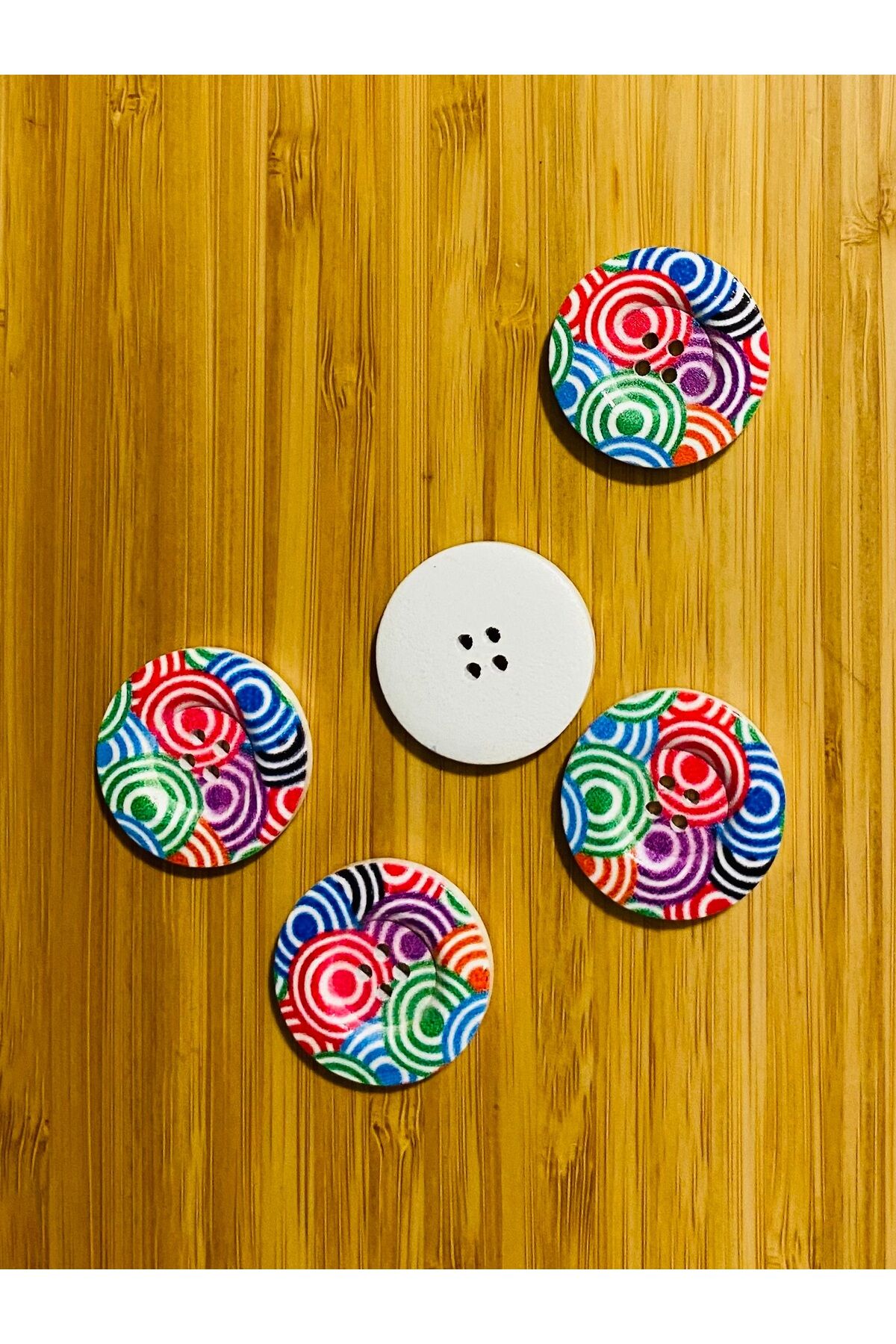 Dekoratif Desenli Boyama Ahşap Düğme 28 mm.  5'li Paket.